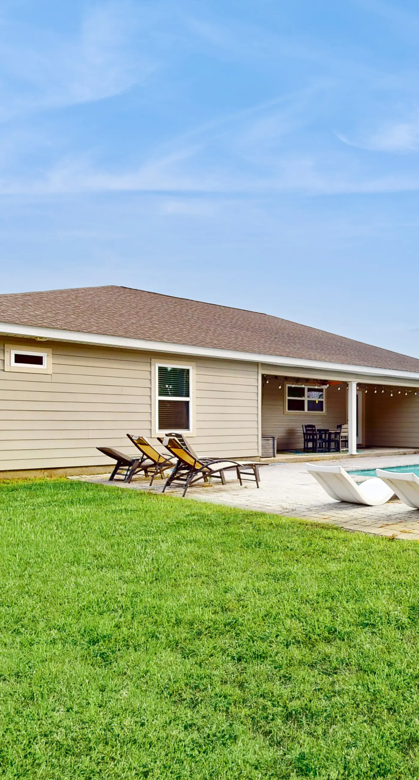 Custom Home with Private Pool, Entertainer`s Kitchen & Beach Gear - Near Beach