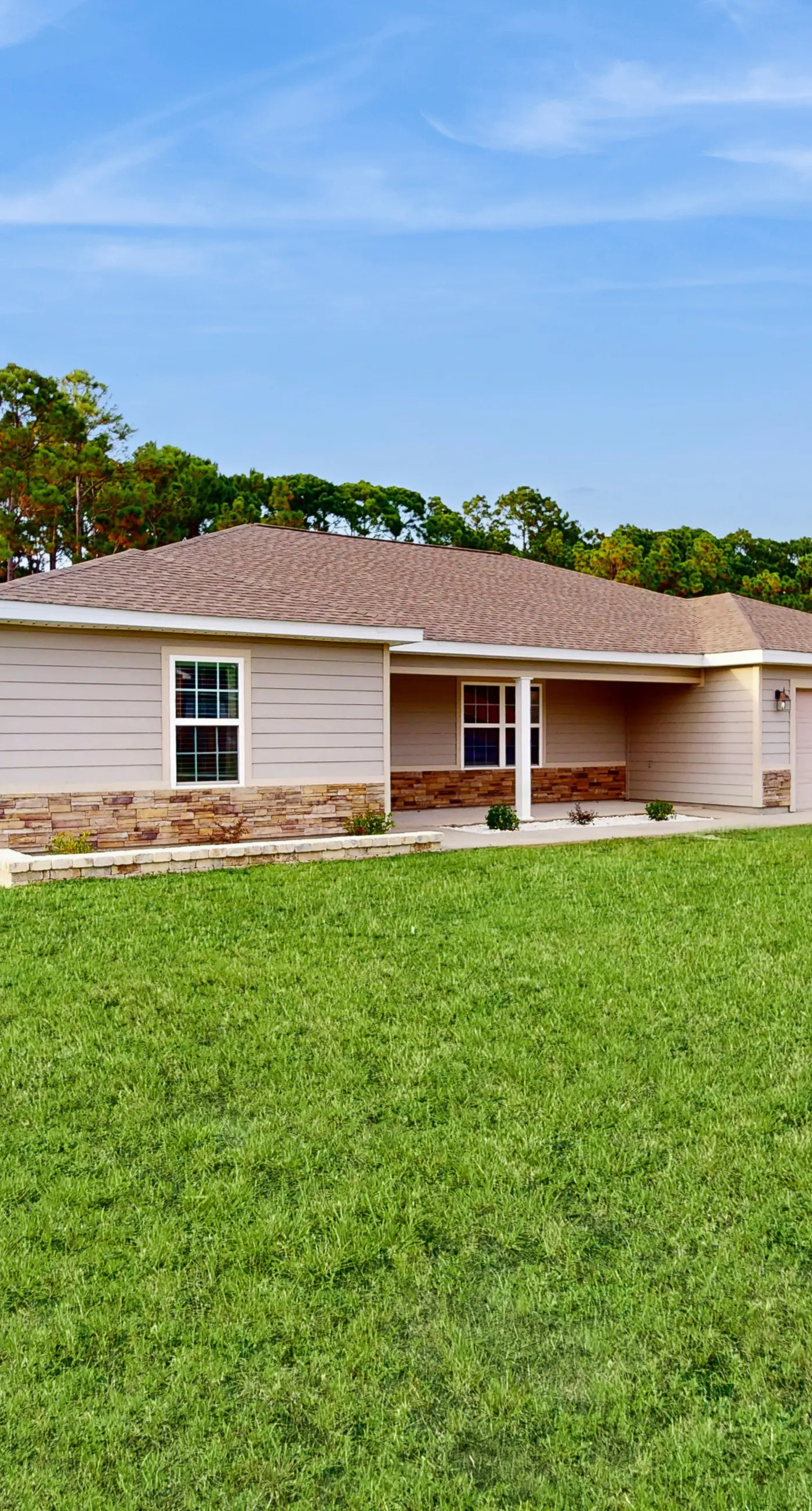 Custom Home with Private Pool, Entertainer`s Kitchen & Beach Gear - Near Beach