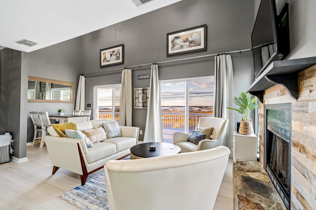 Lovely home with sound view, balcony, full kitchen, central AC, & washer/dryer