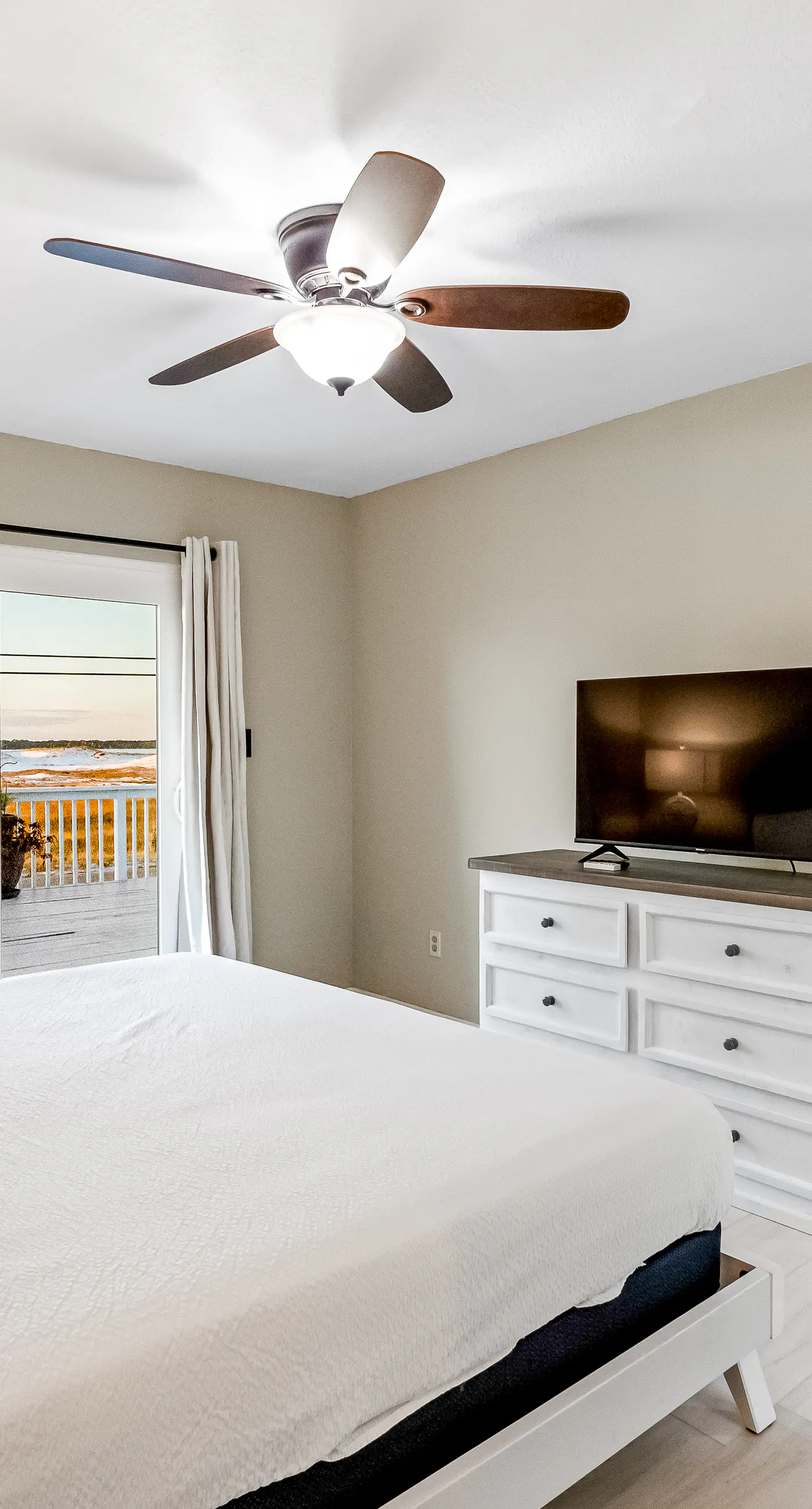 Lovely home with sound view, balcony, full kitchen, central AC, & washer/dryer