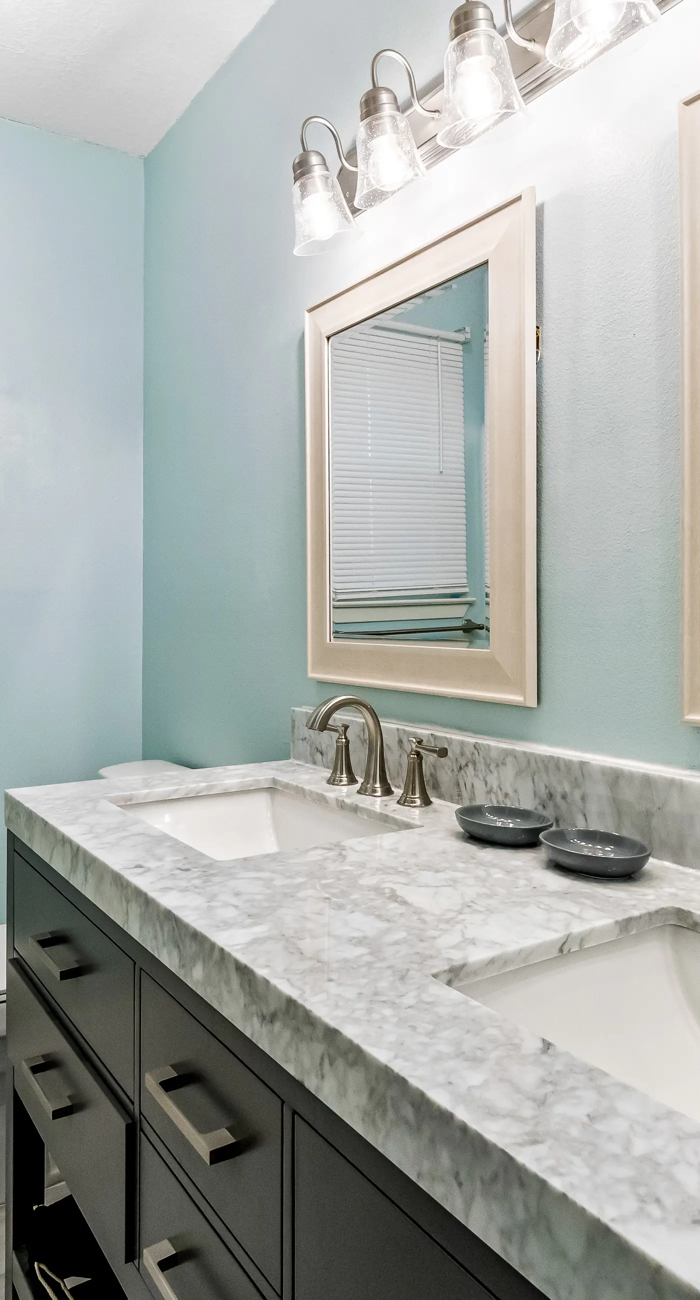 Lovely home with sound view, balcony, full kitchen, central AC, & washer/dryer