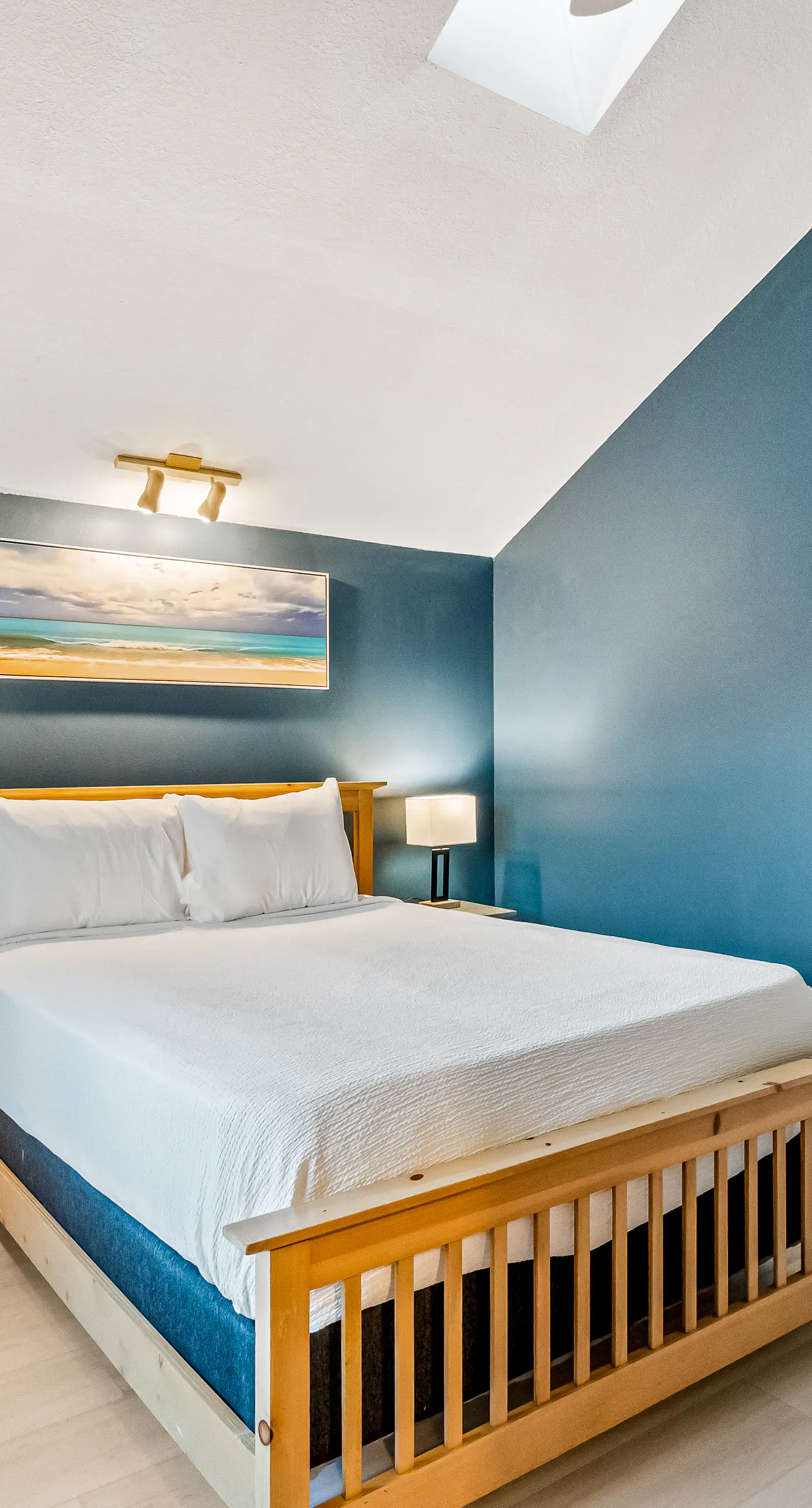 Lovely home with sound view, balcony, full kitchen, central AC, & washer/dryer