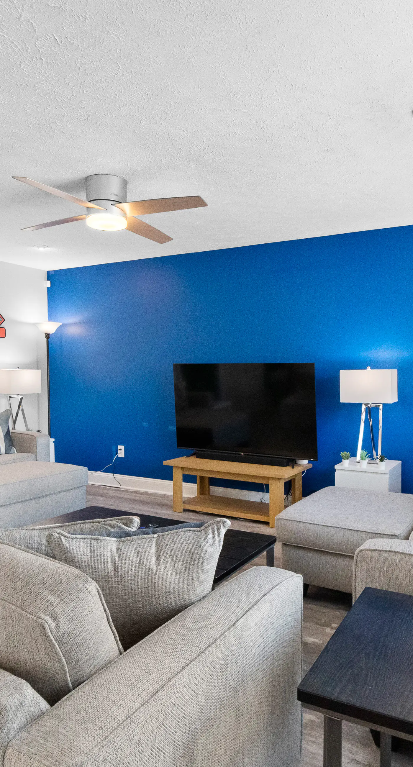 Spacious home, dog friendly, WiFi, & central AC - short walk to the beach