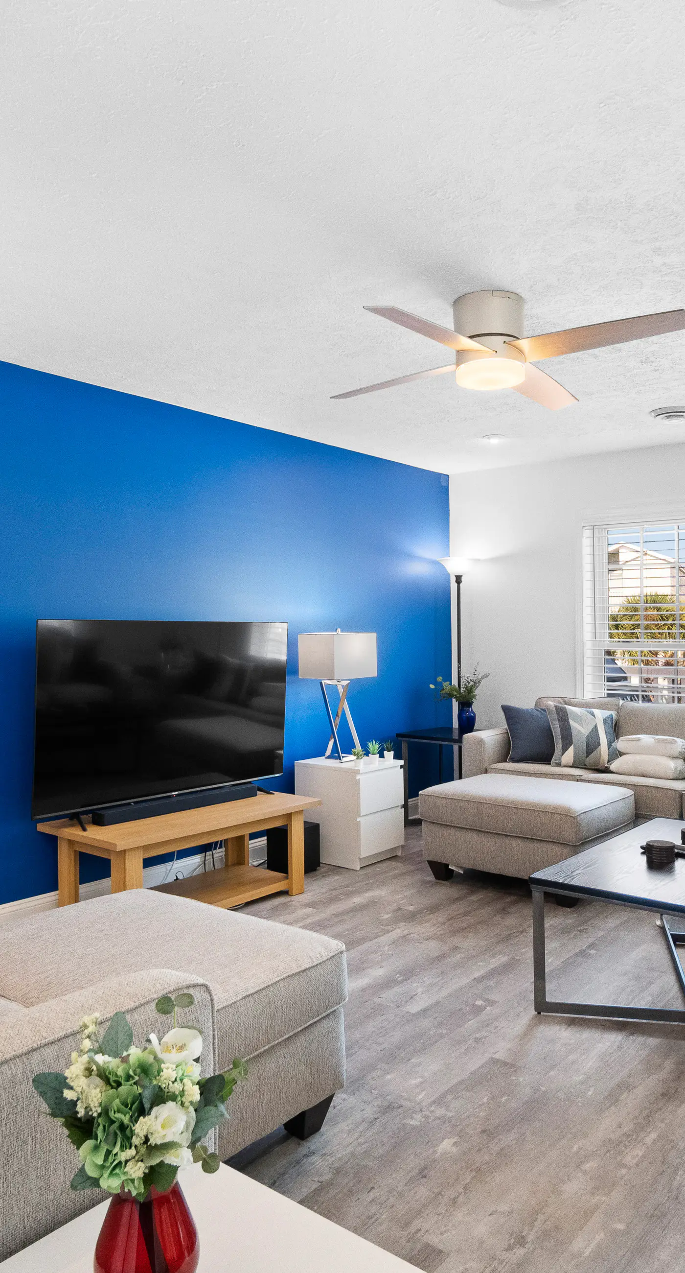 Spacious home, dog friendly, WiFi, & central AC - short walk to the beach