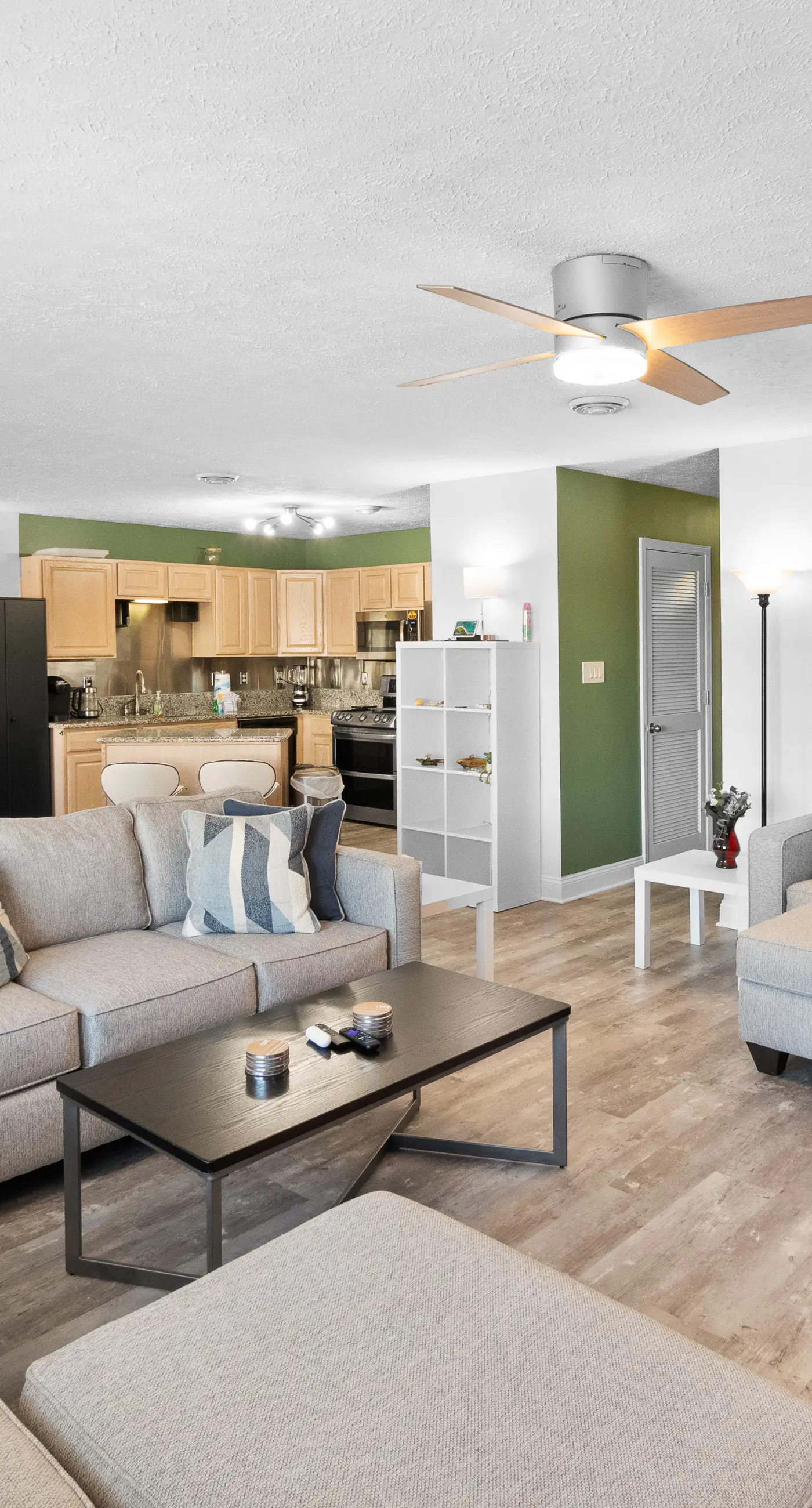 Spacious home, dog friendly, WiFi, & central AC - short walk to the beach