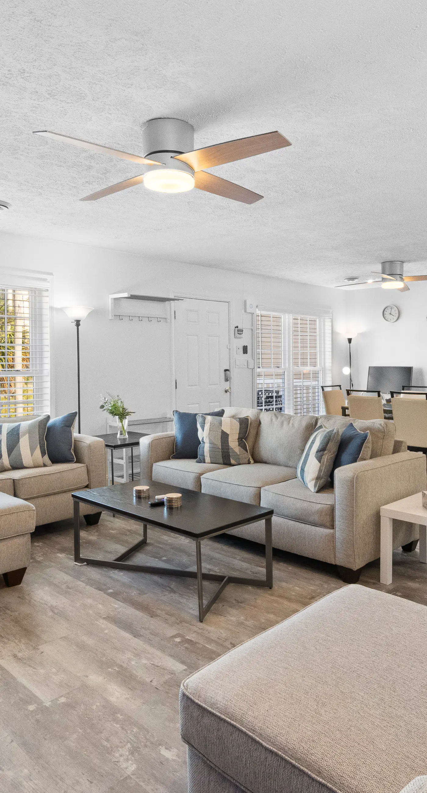 Spacious home, dog friendly, WiFi, & central AC - short walk to the beach