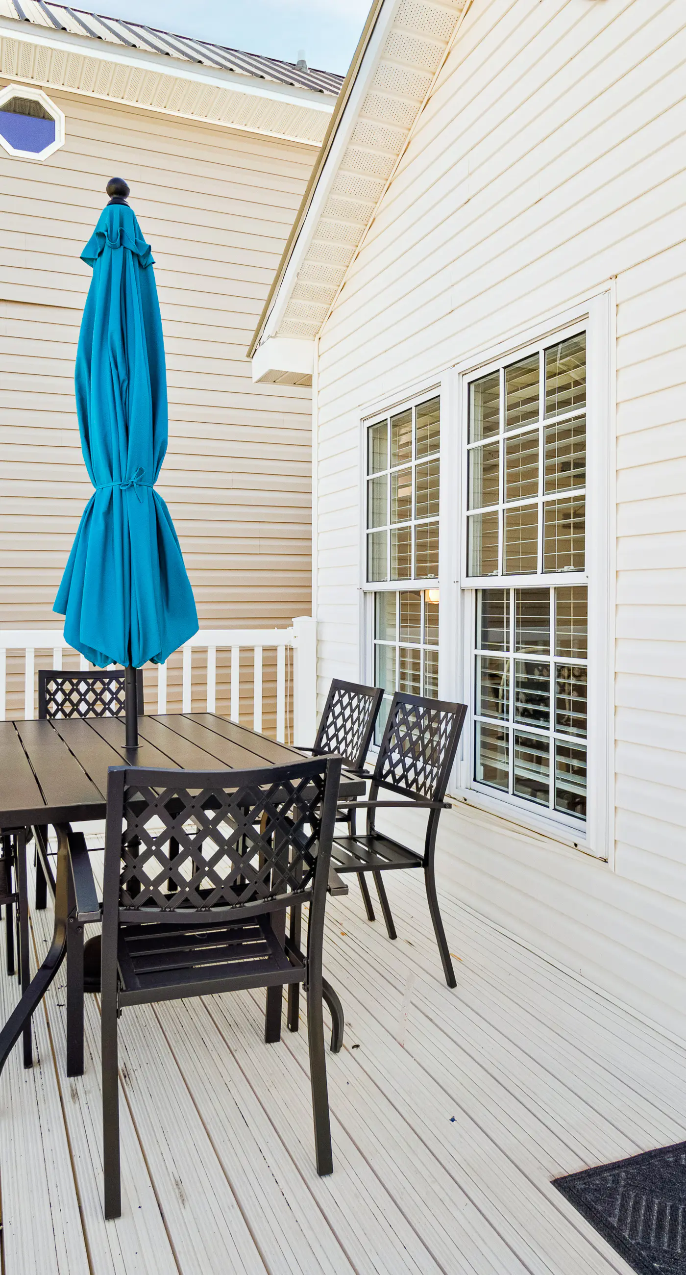 Spacious home, dog friendly, WiFi, & central AC - short walk to the beach