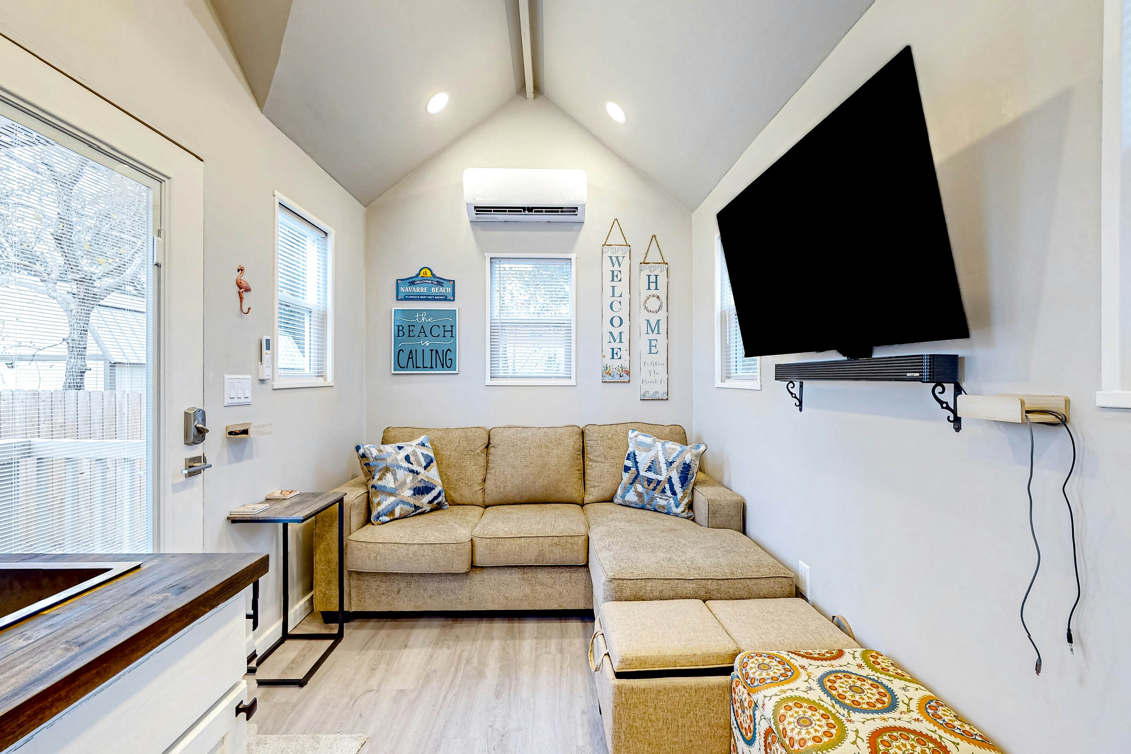 Peaceful & sun-soaked getaway with fire pit & W/D - near beaches, trails, & golf