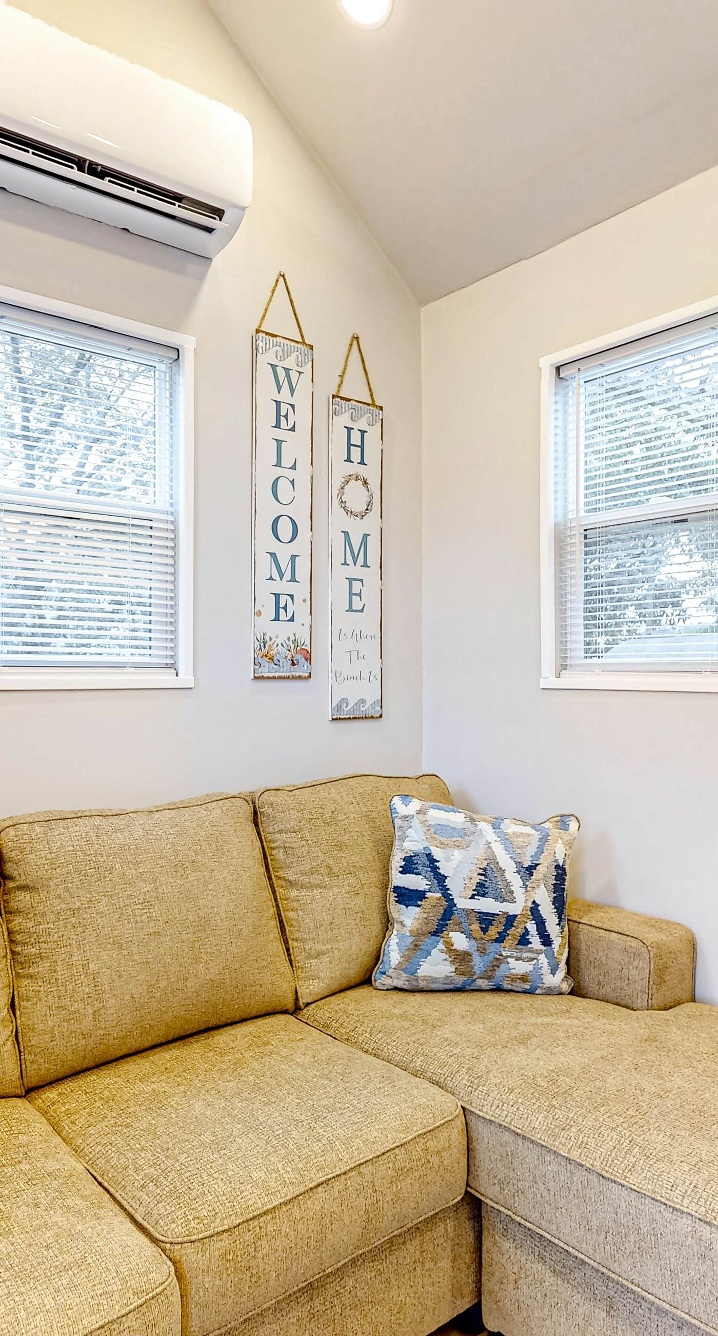 Peaceful & sun-soaked getaway with fire pit & W/D - near beaches, trails, & golf