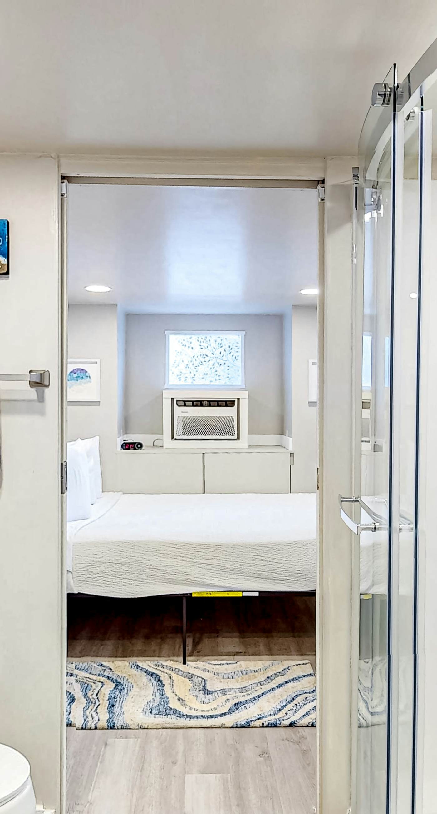 Peaceful & sun-soaked getaway with fire pit & W/D - near beaches, trails, & golf