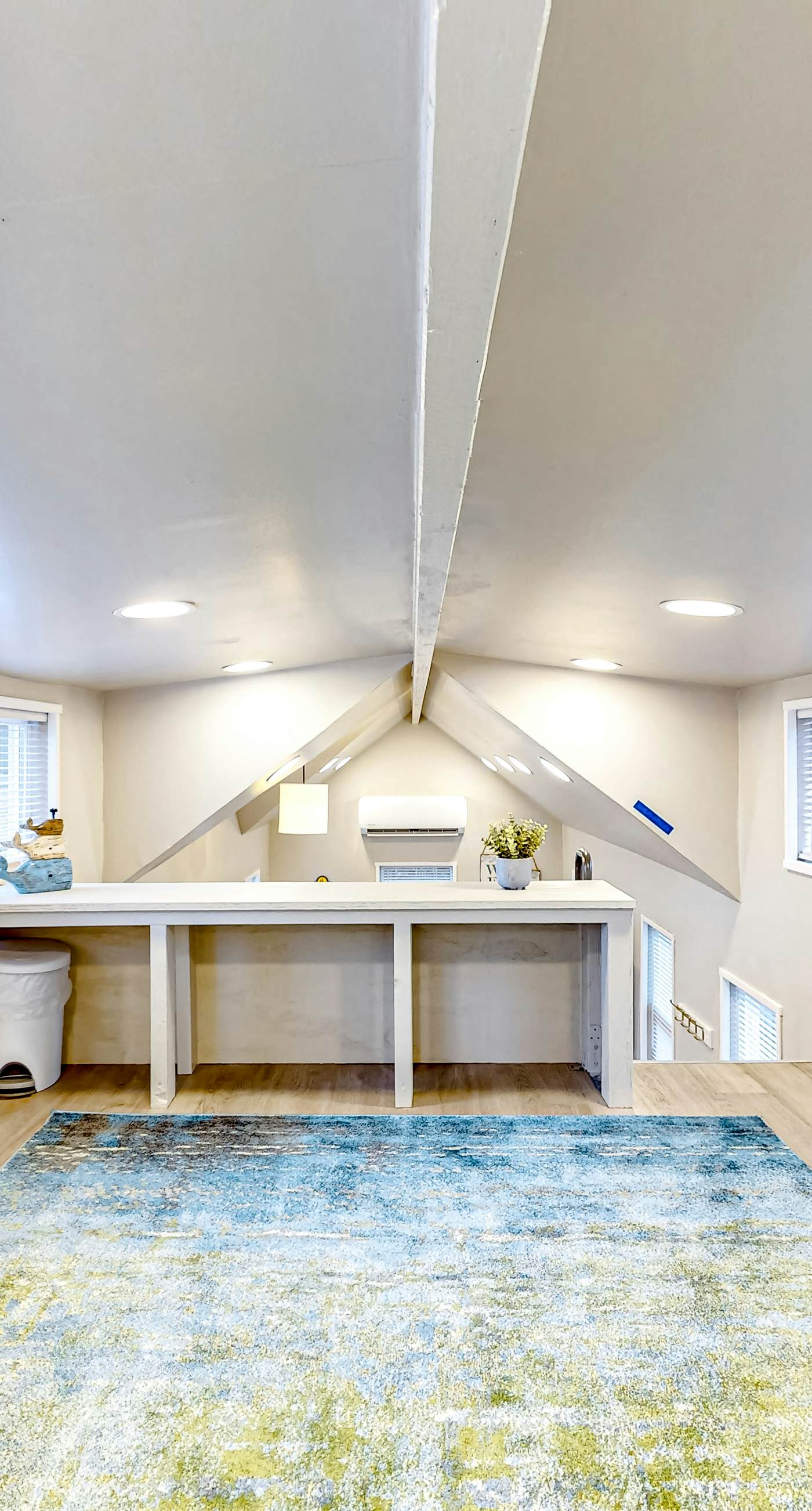 Peaceful & sun-soaked getaway with fire pit & W/D - near beaches, trails, & golf