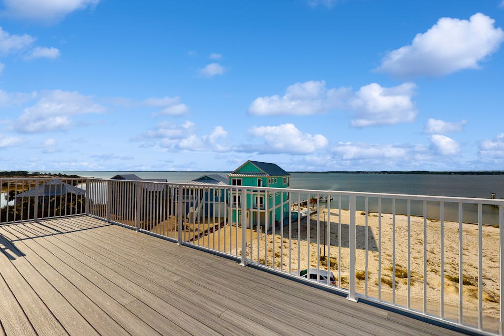 Newly built home near beach with sound view, balcony, WiFi, W/D & AC