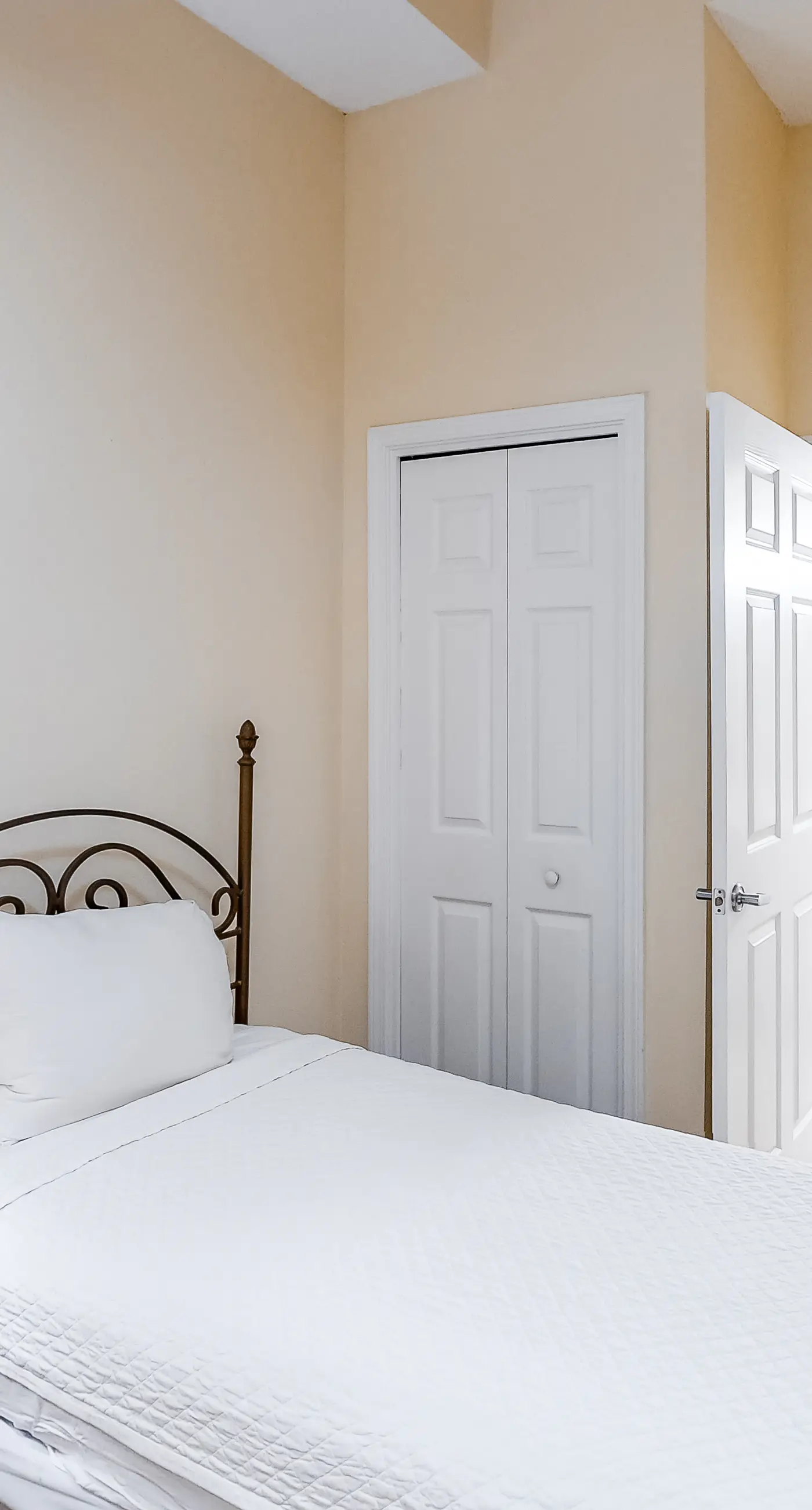 First-Floor Gulf Front Condo with Shared Pool & Hot Tub