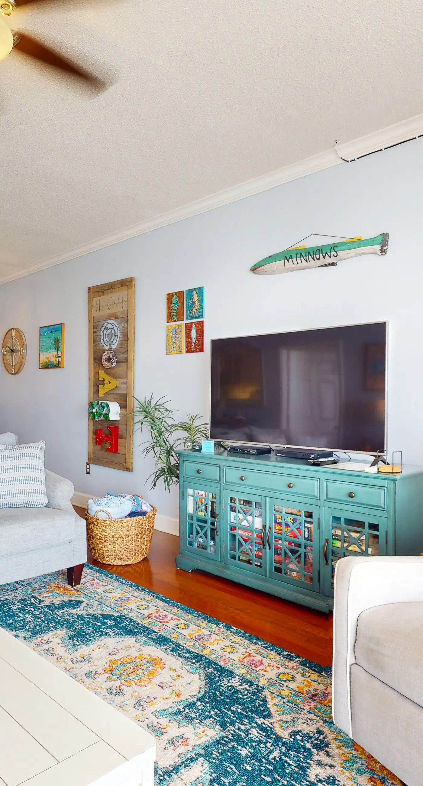 Updated 3rd floor condo w/ beach access and complementary BEACH SERVICE