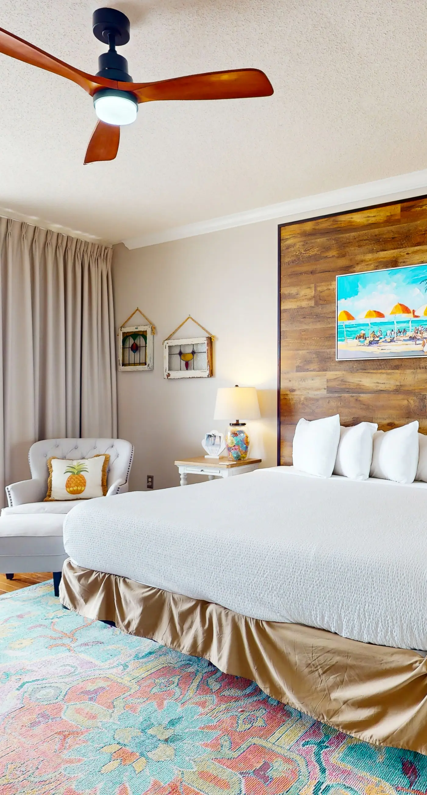 Updated 3rd floor condo w/ beach access and complementary BEACH SERVICE