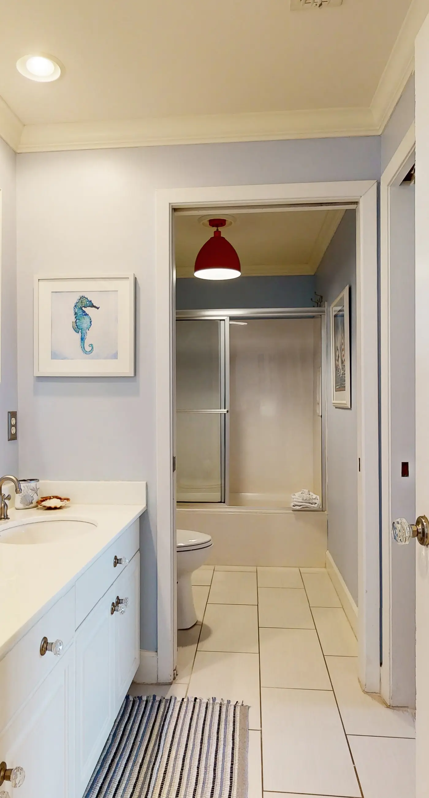 Updated 3rd floor condo w/ beach access and complementary BEACH SERVICE