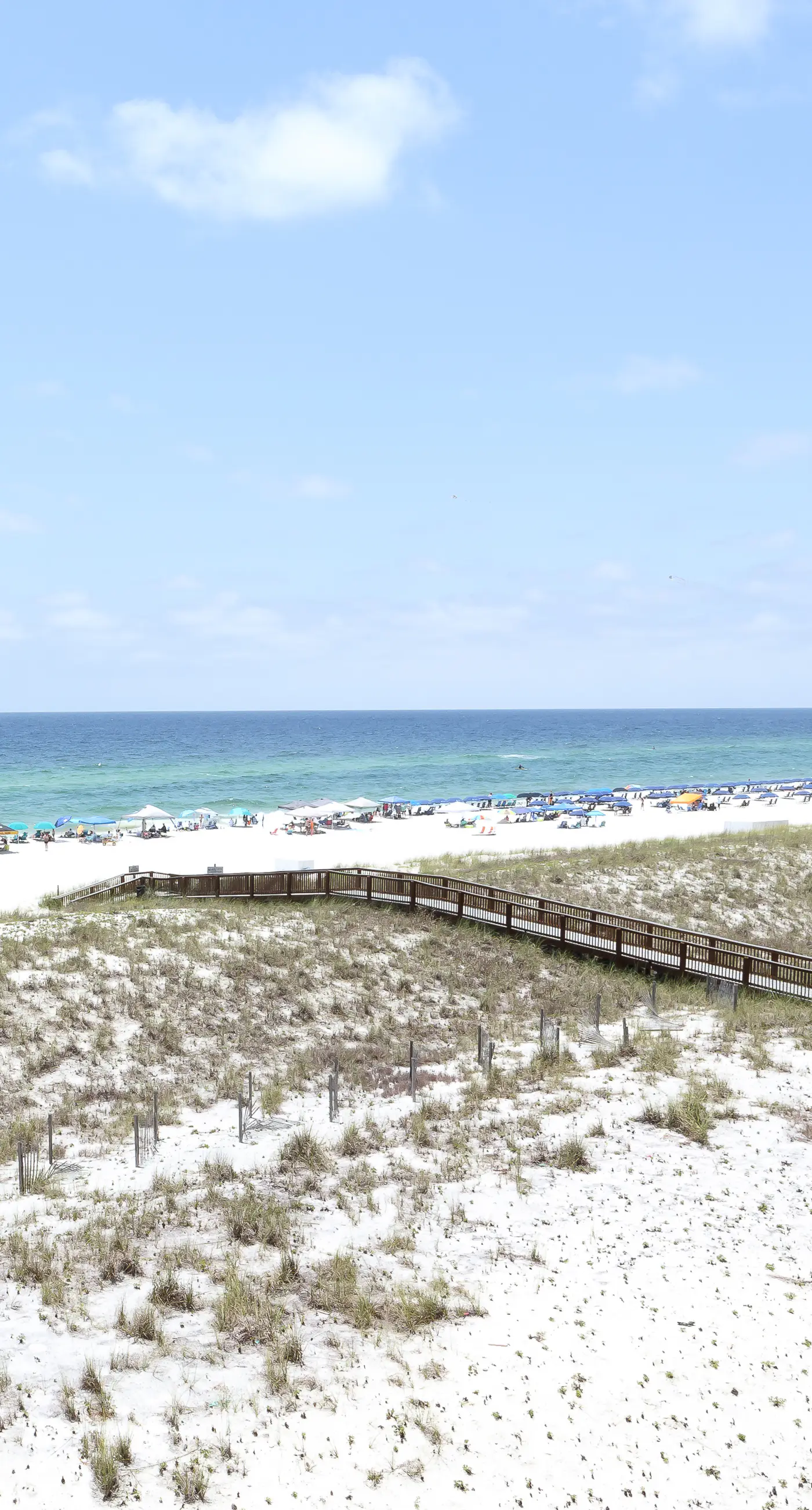 Updated 3rd floor condo w/ beach access and complementary BEACH SERVICE