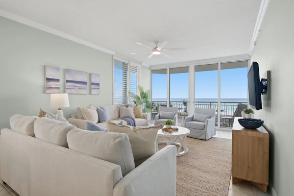 Dreamy Navarre Getaway w/ Shared Pool/Hot Tub, Corner Location & Private Balcony
