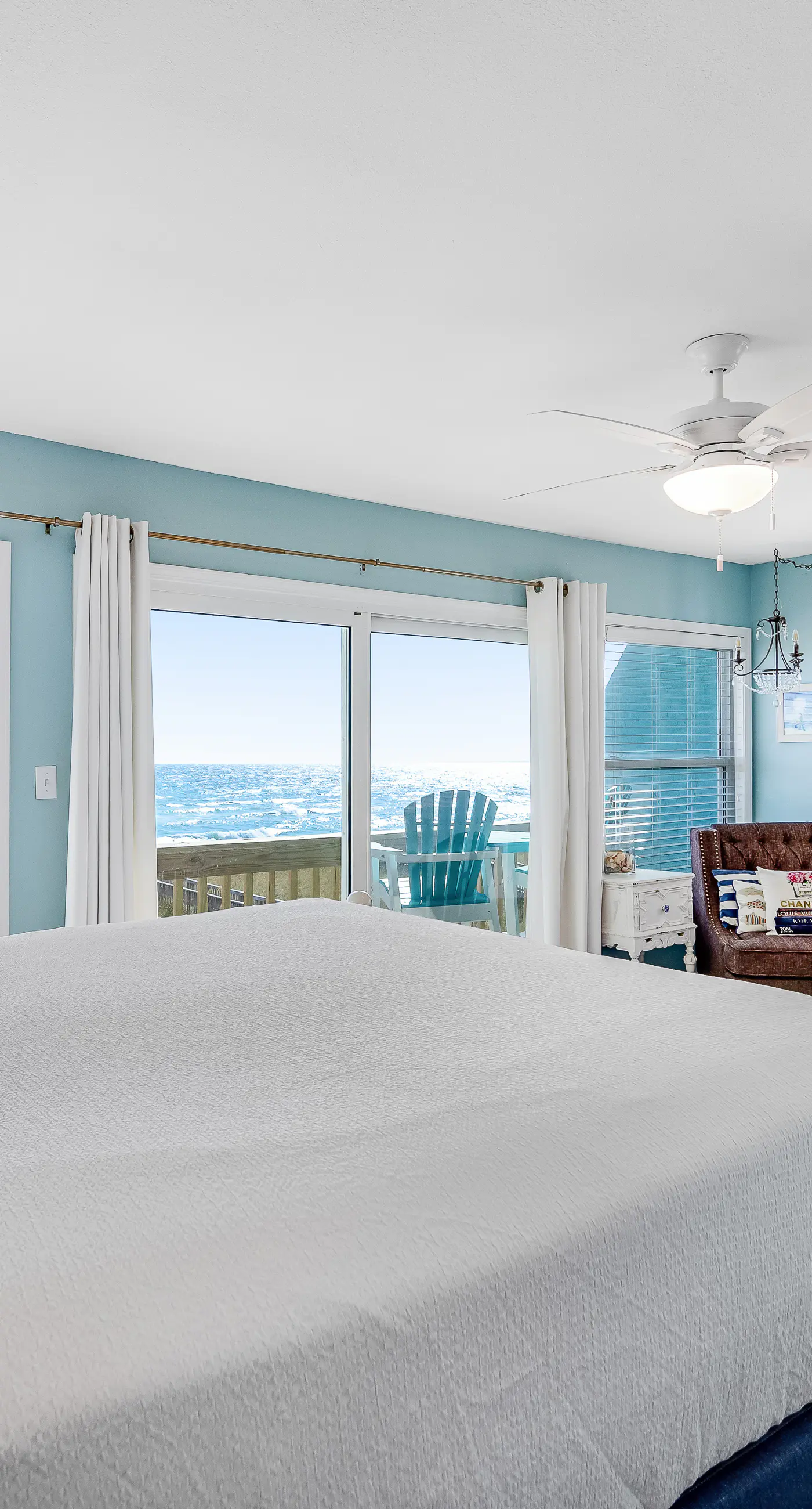 Beachfront Townhome w/ Beautiful Gulf Views, Decks, WiFi, Laundry, & AC!