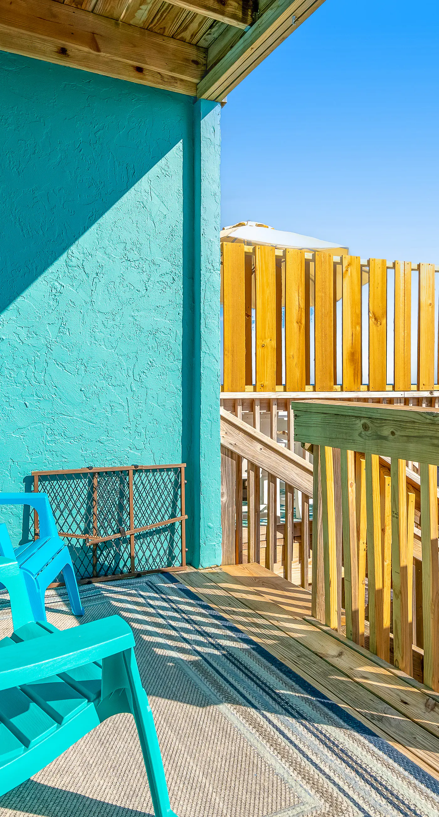 Beachfront Townhome w/ Beautiful Gulf Views, Decks, WiFi, Laundry, & AC!