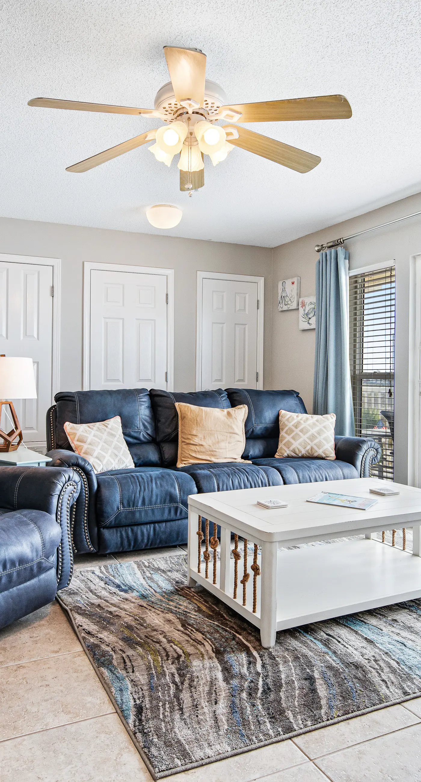 Lovely condo with shared pool, washer&dryer, high-speed WiFi, and central AC