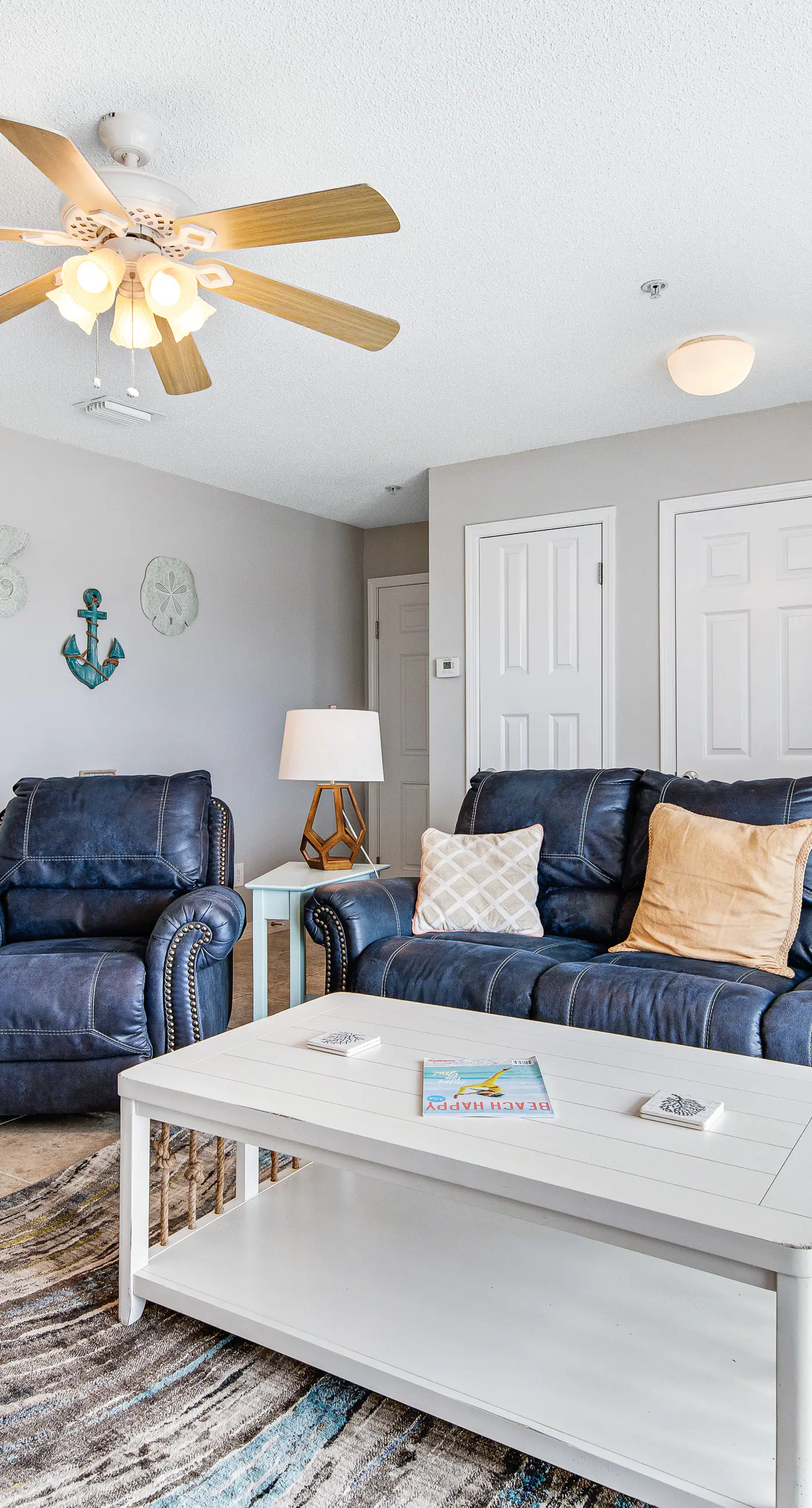 Lovely condo with shared pool, washer&dryer, high-speed WiFi, and central AC