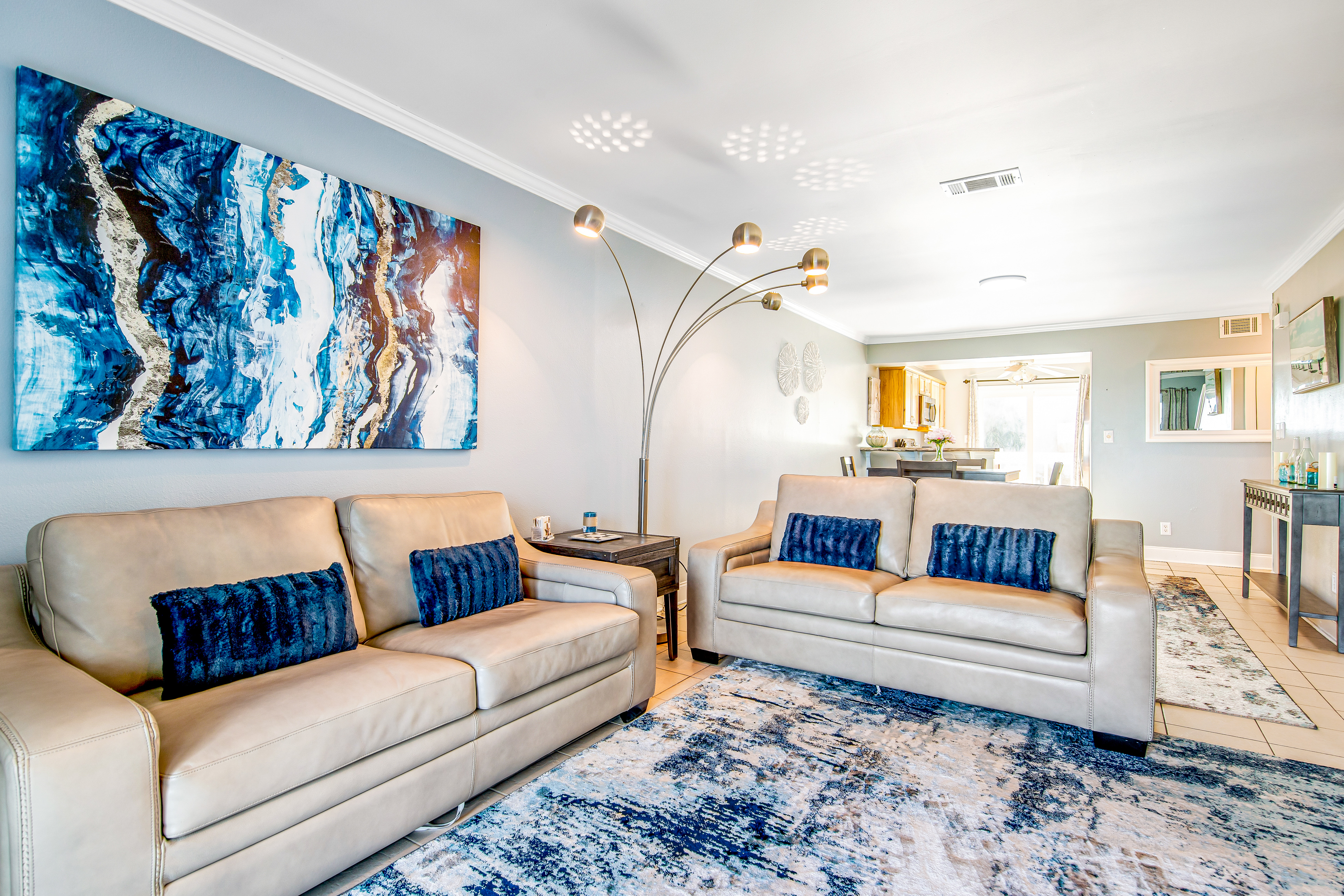 Two-story townhome near the beach with WiFi, 3 balconies & HEATED pool