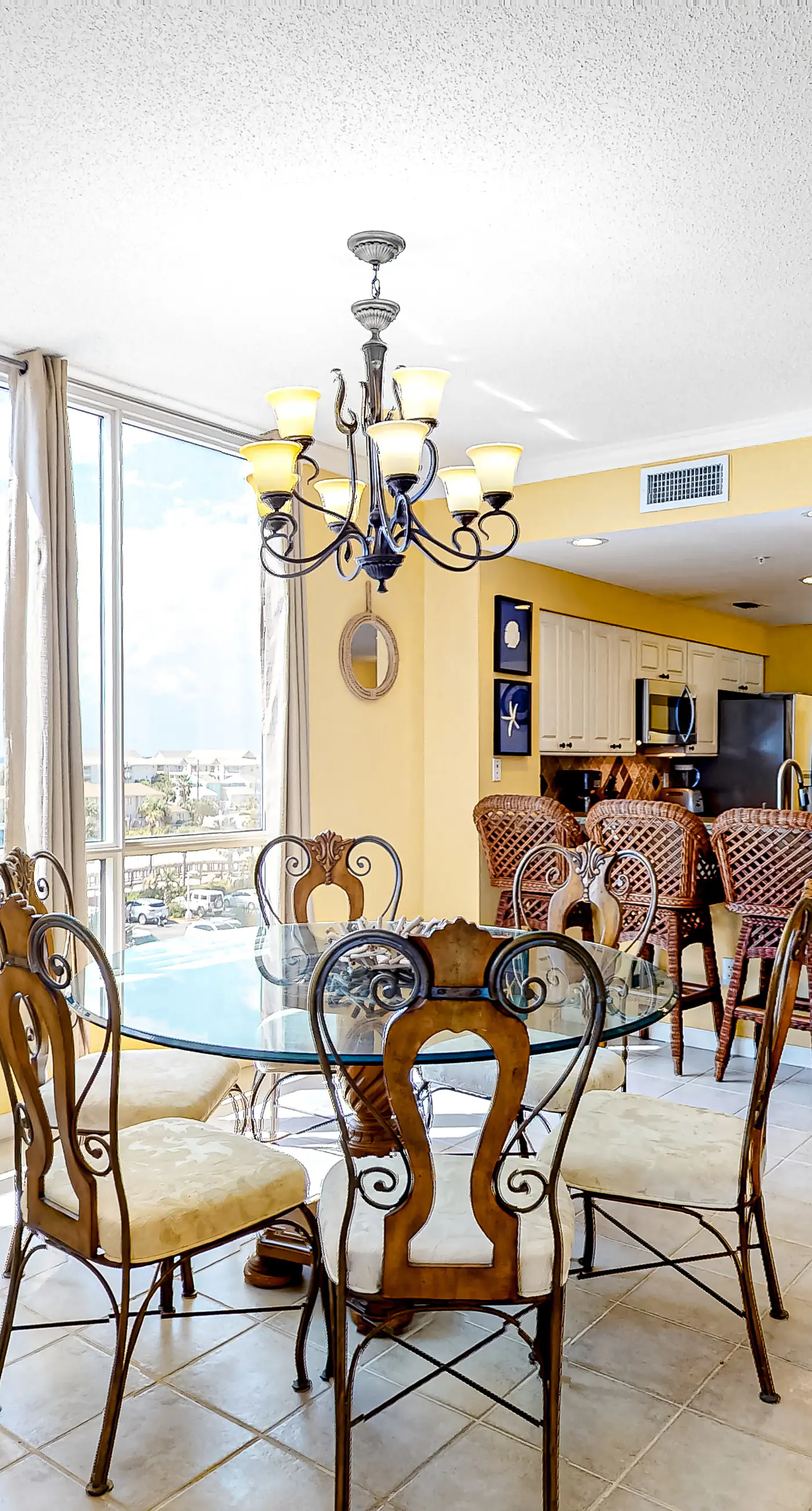 3rd-Floor Gulf-Front Condo w/Balcony, Shared Hot Tub, Heated Pool, & Fast WiFi