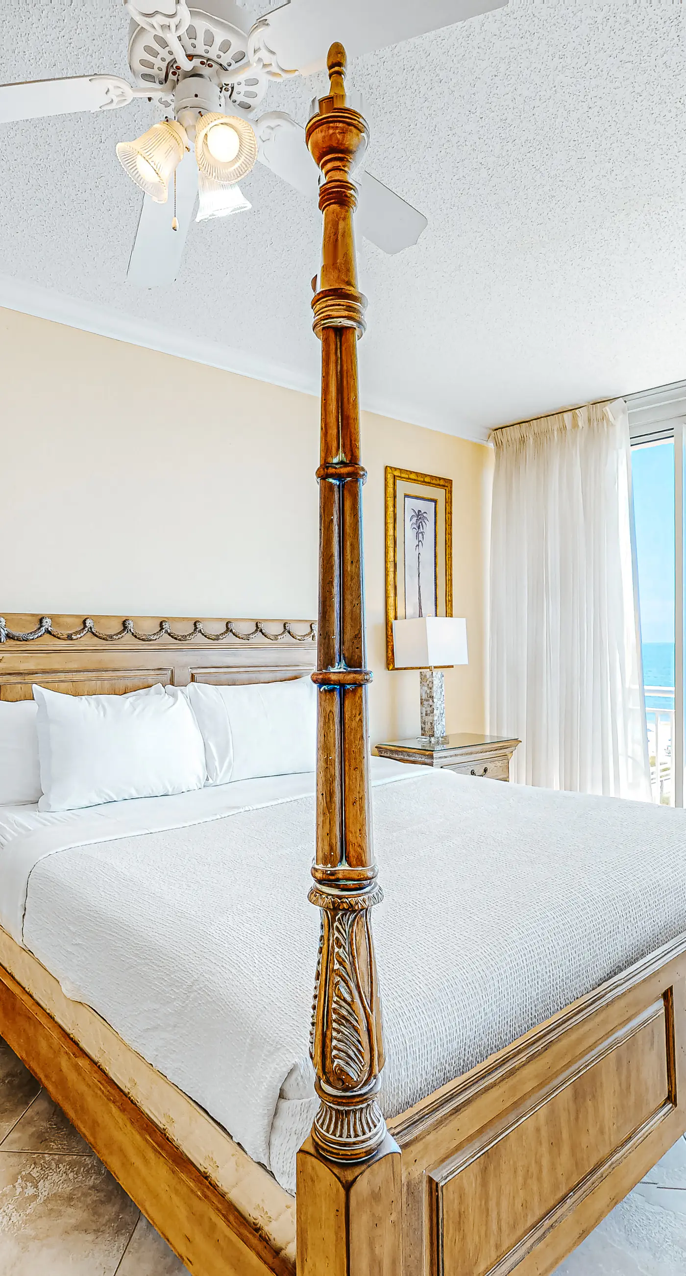 3rd-Floor Gulf-Front Condo w/Balcony, Shared Hot Tub, Heated Pool, & Fast WiFi