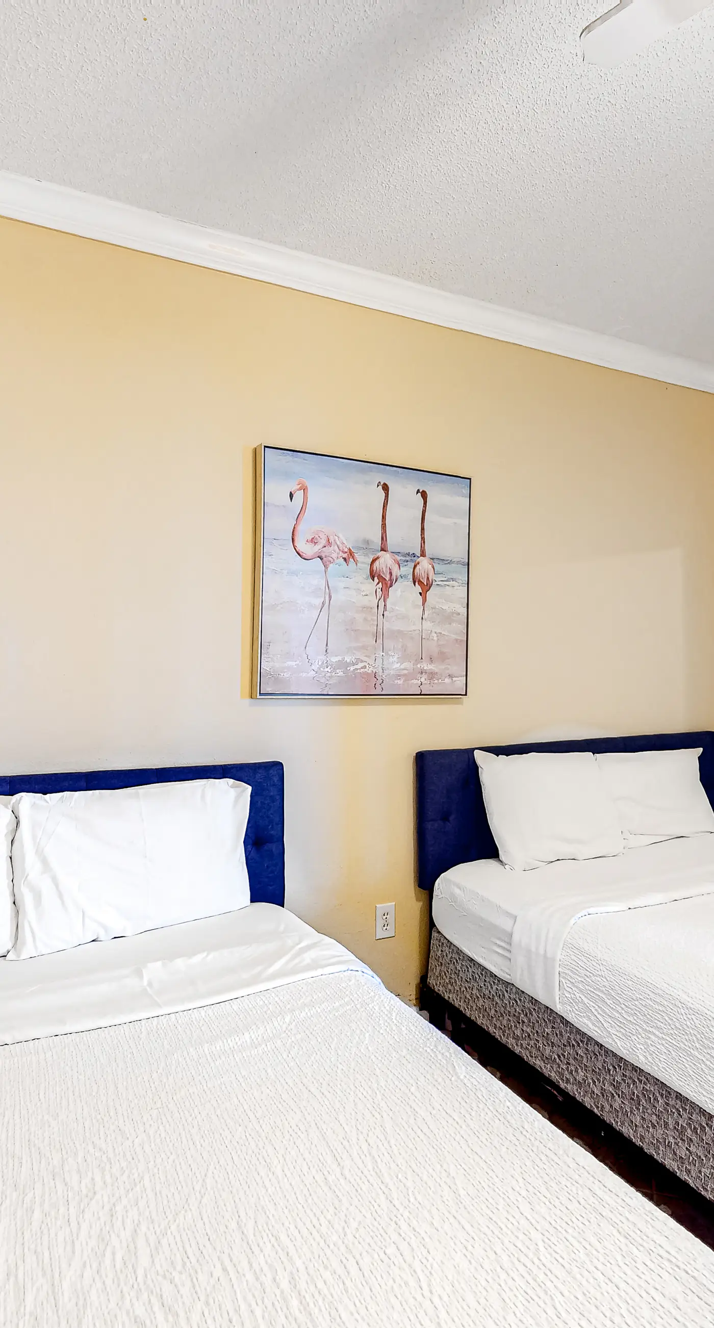3rd-Floor Gulf-Front Condo w/Balcony, Shared Hot Tub, Heated Pool, & Fast WiFi