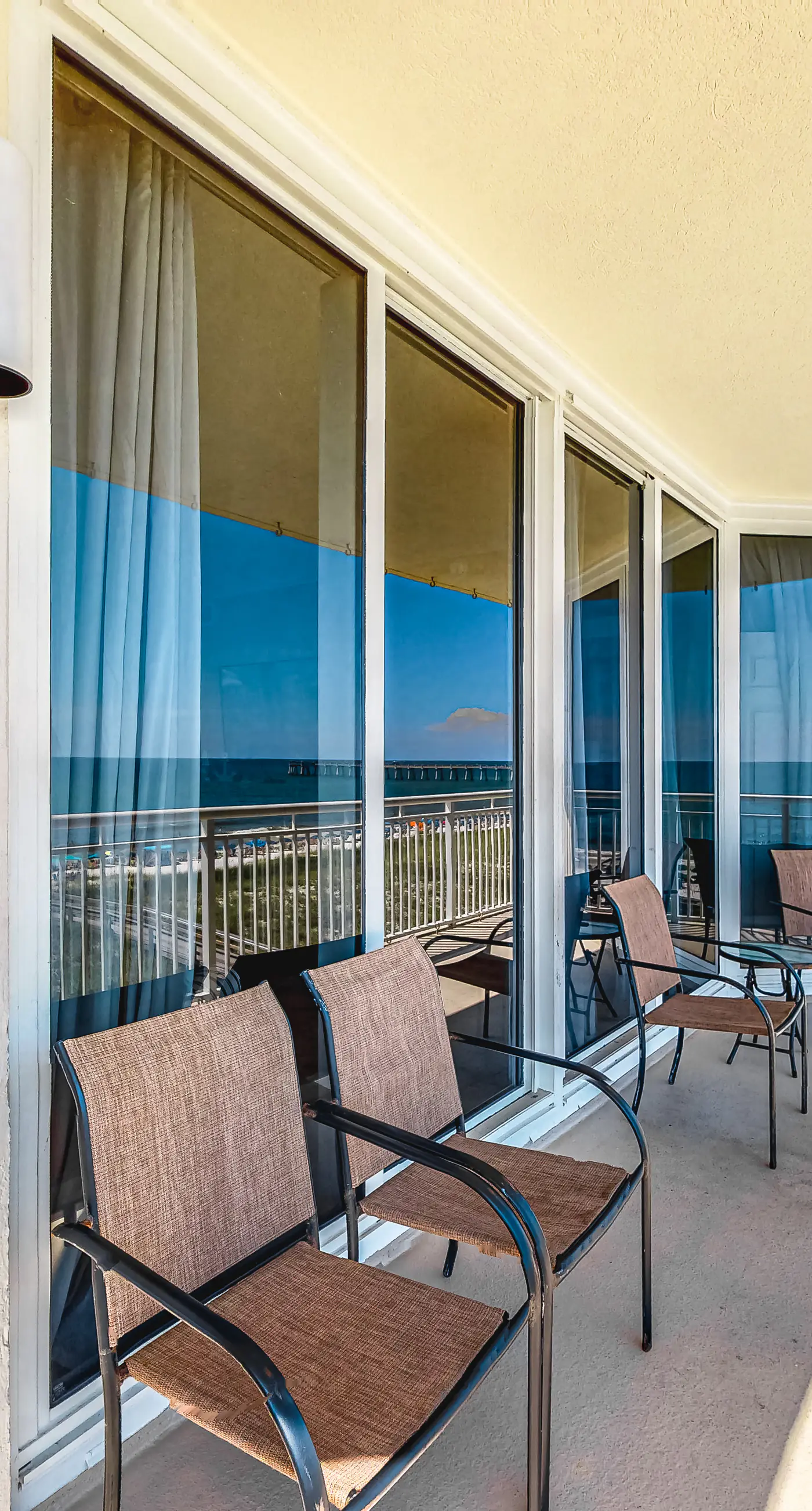 3rd-Floor Gulf-Front Condo w/Balcony, Shared Hot Tub, Heated Pool, & Fast WiFi