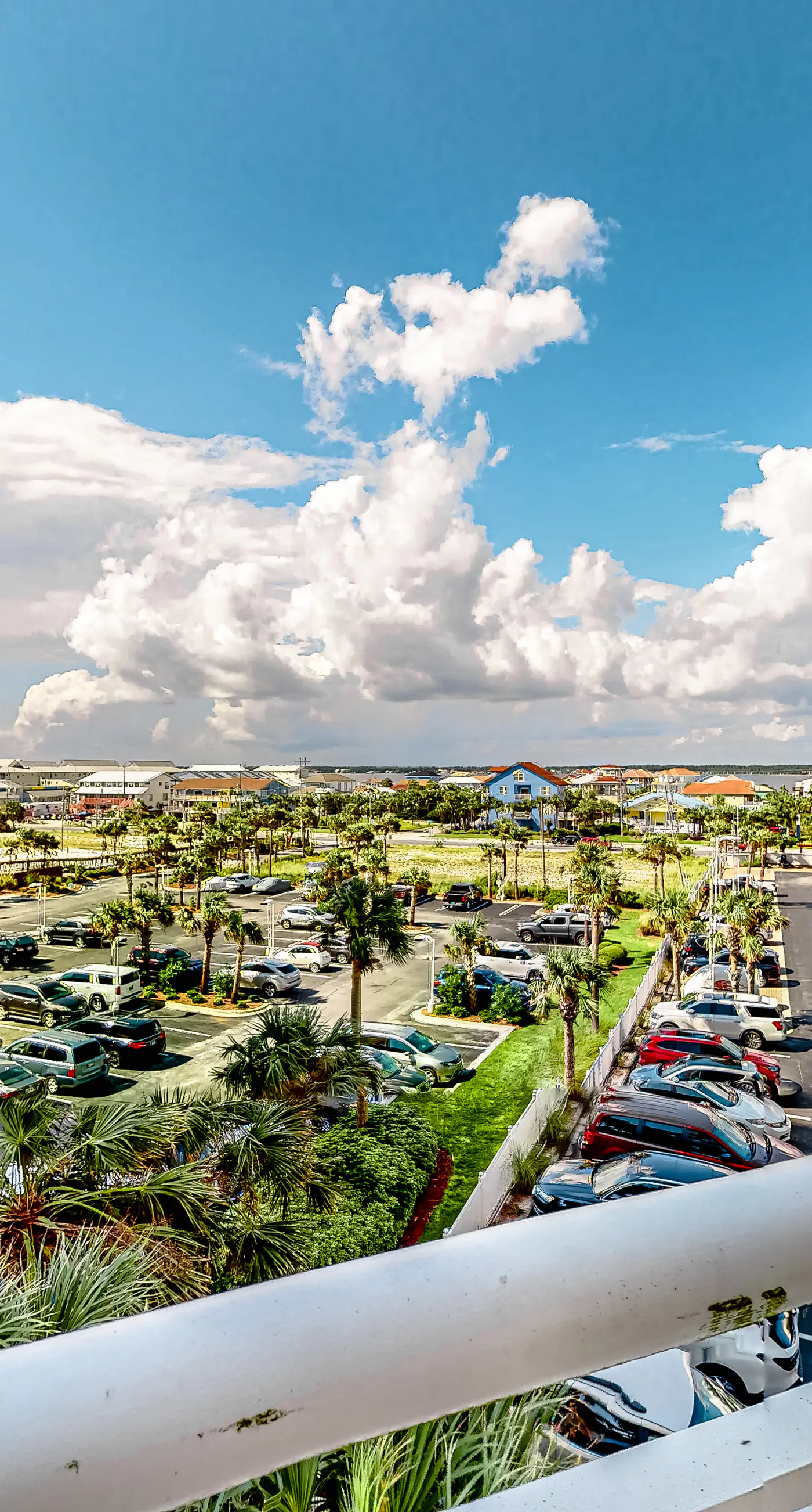 3rd-Floor Gulf-Front Condo w/Balcony, Shared Hot Tub, Heated Pool, & Fast WiFi