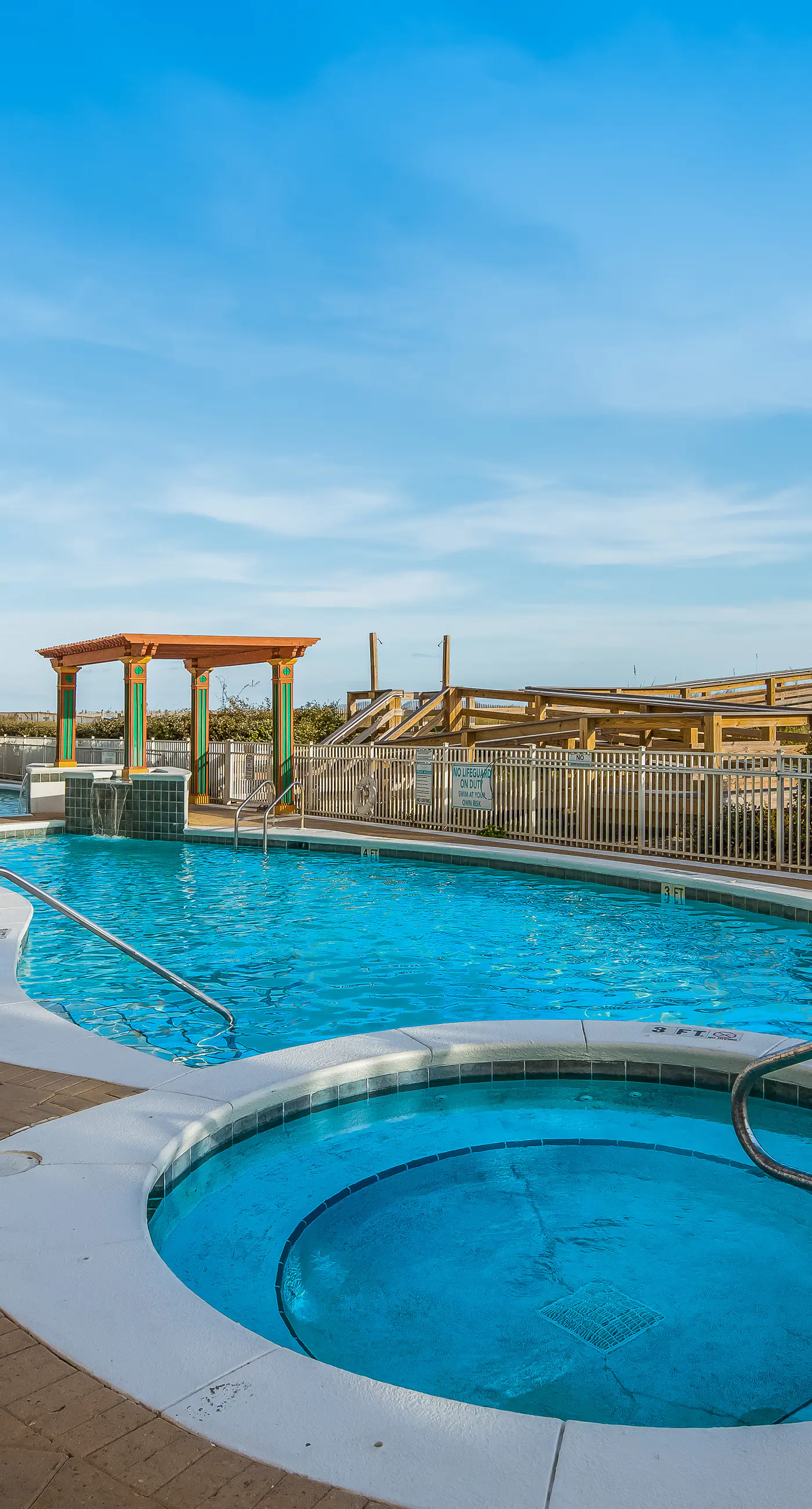3rd-Floor Gulf-Front Condo w/Balcony, Shared Hot Tub, Heated Pool, & Fast WiFi