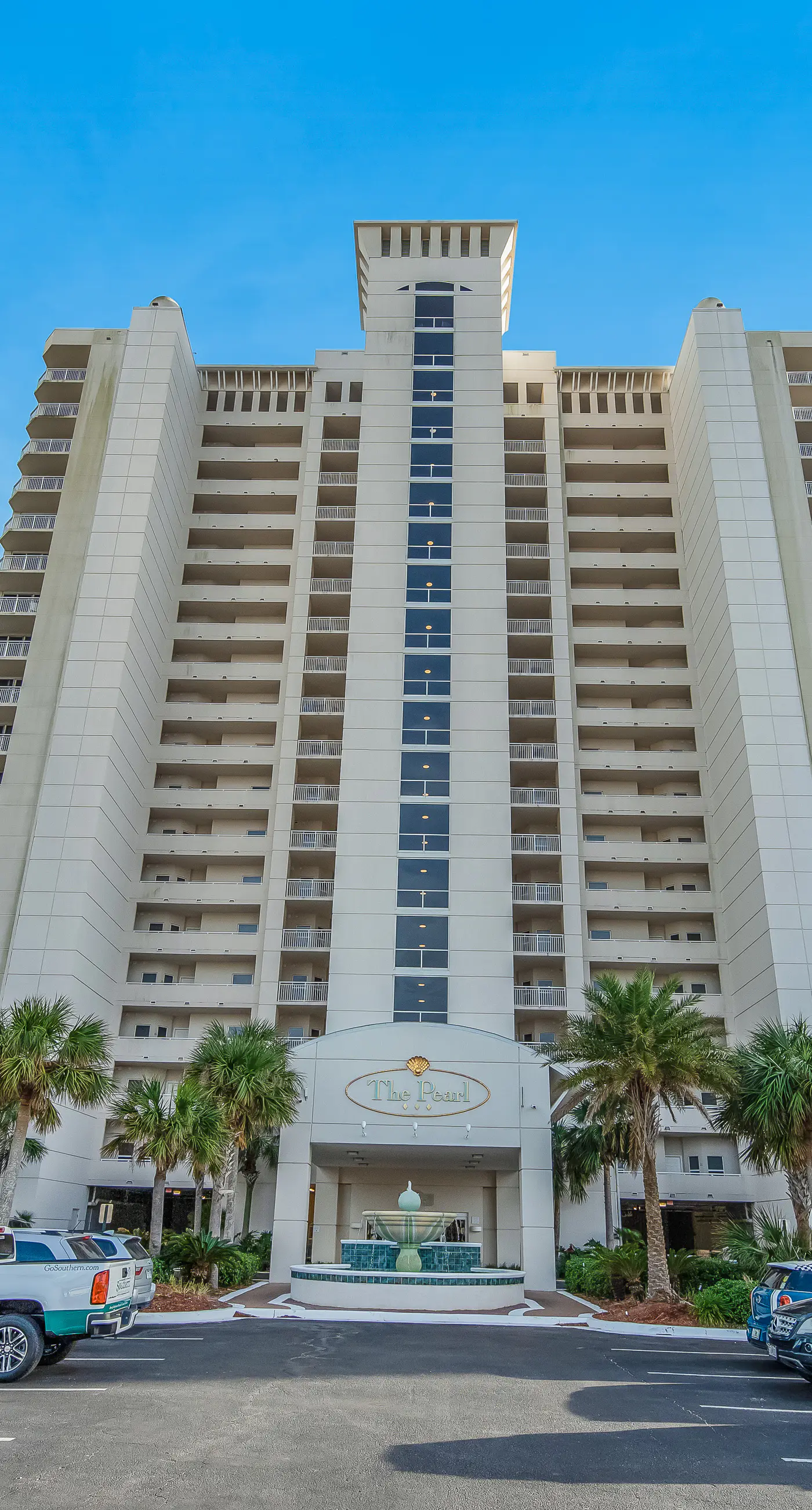 3rd-Floor Gulf-Front Condo w/Balcony, Shared Hot Tub, Heated Pool, & Fast WiFi