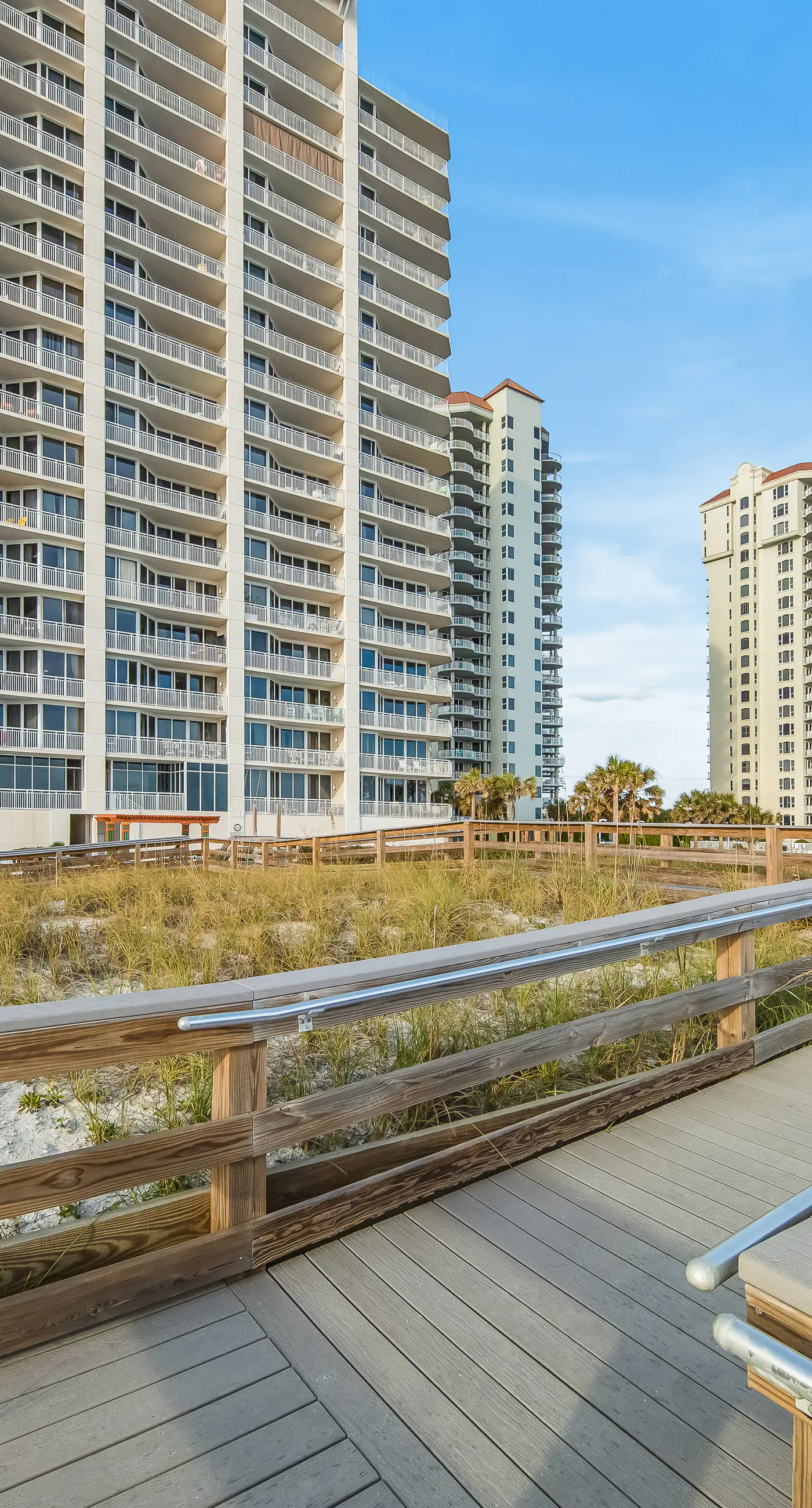 3rd-Floor Gulf-Front Condo w/Balcony, Shared Hot Tub, Heated Pool, & Fast WiFi