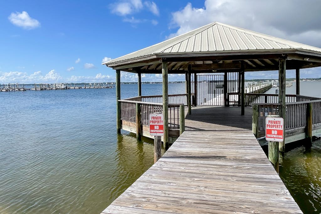 Stylish townhome with sound view, w/d, & Heated community pool