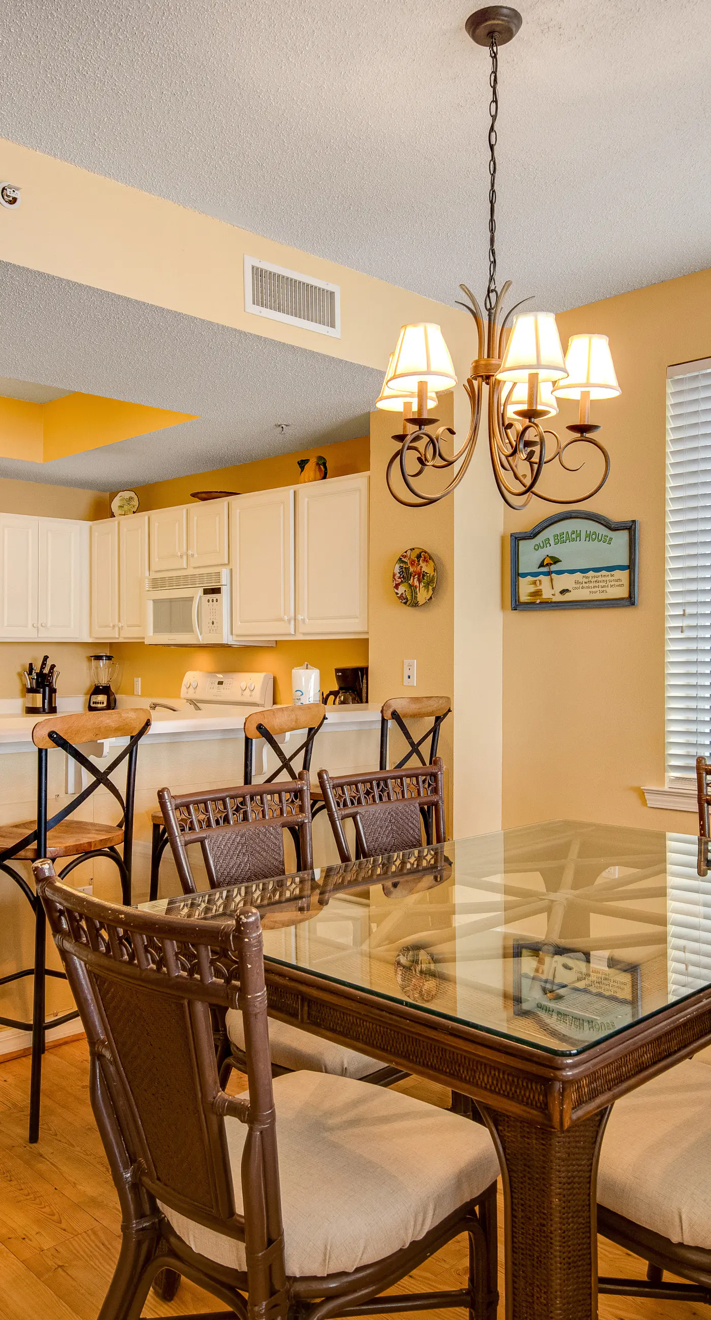 Oceanfront condo with WiFi, central AC, & shared pool and hot tub - great views