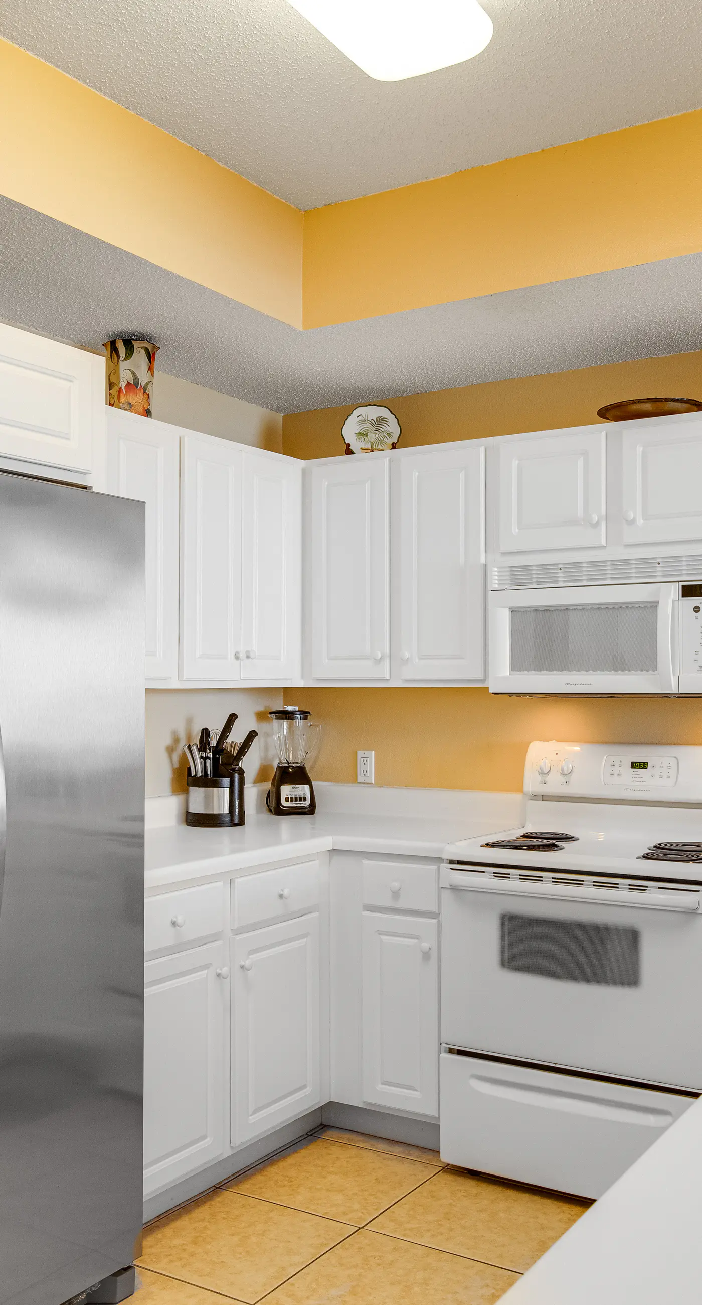 Oceanfront condo with WiFi, central AC, & shared pool and hot tub - great views