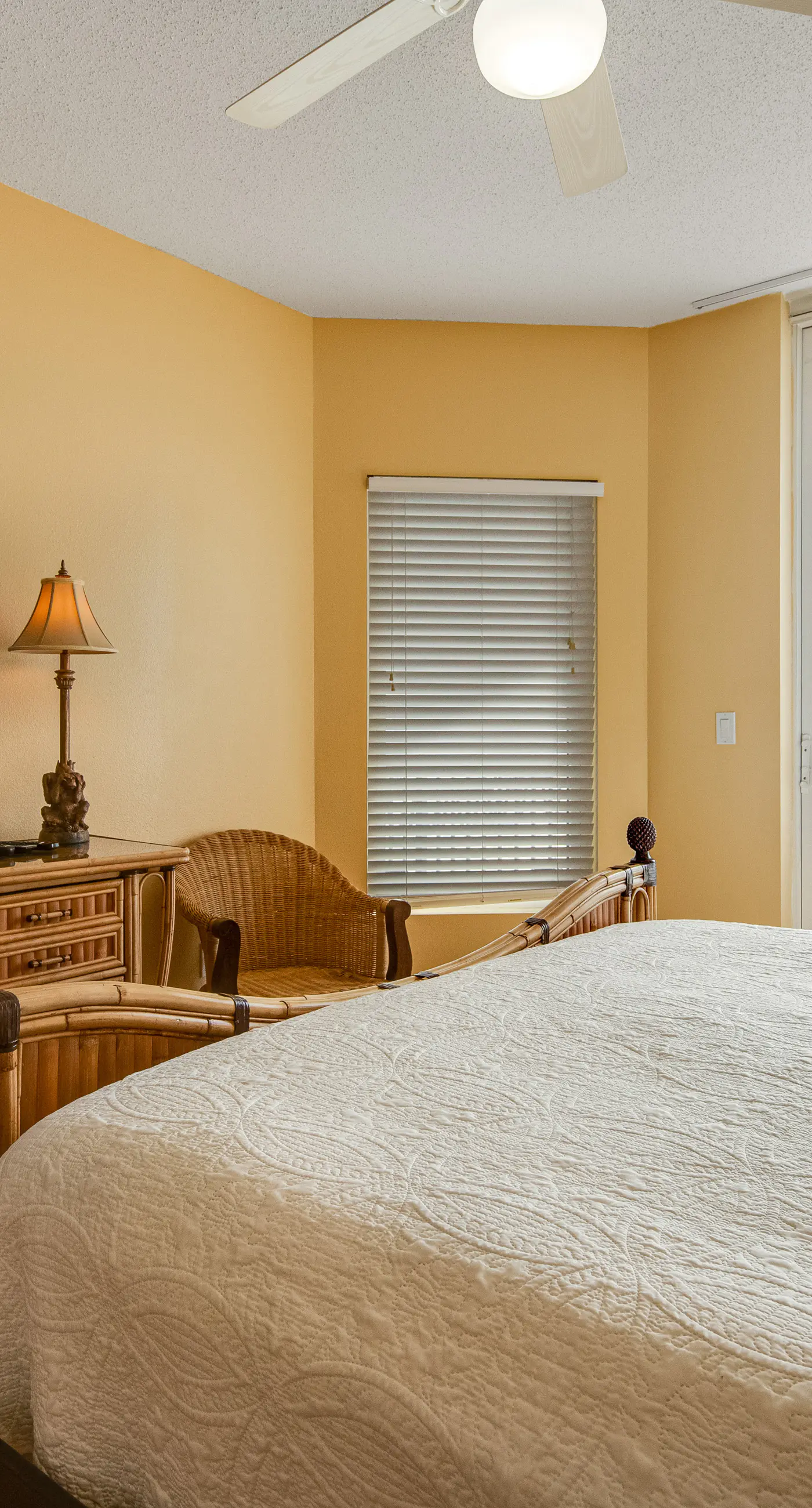 Oceanfront condo with WiFi, central AC, & shared pool and hot tub - great views