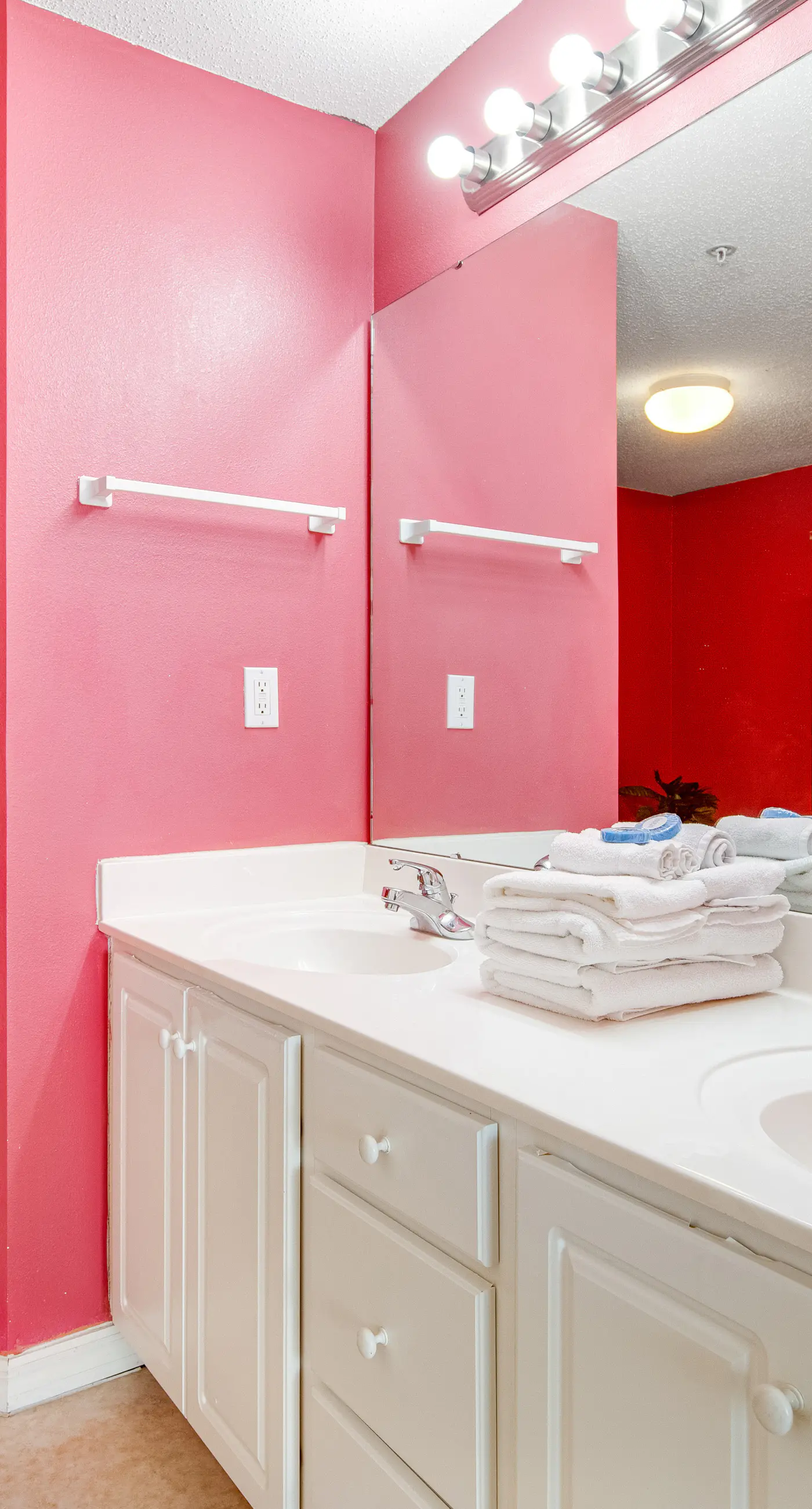 Oceanfront condo with WiFi, central AC, & shared pool and hot tub - great views