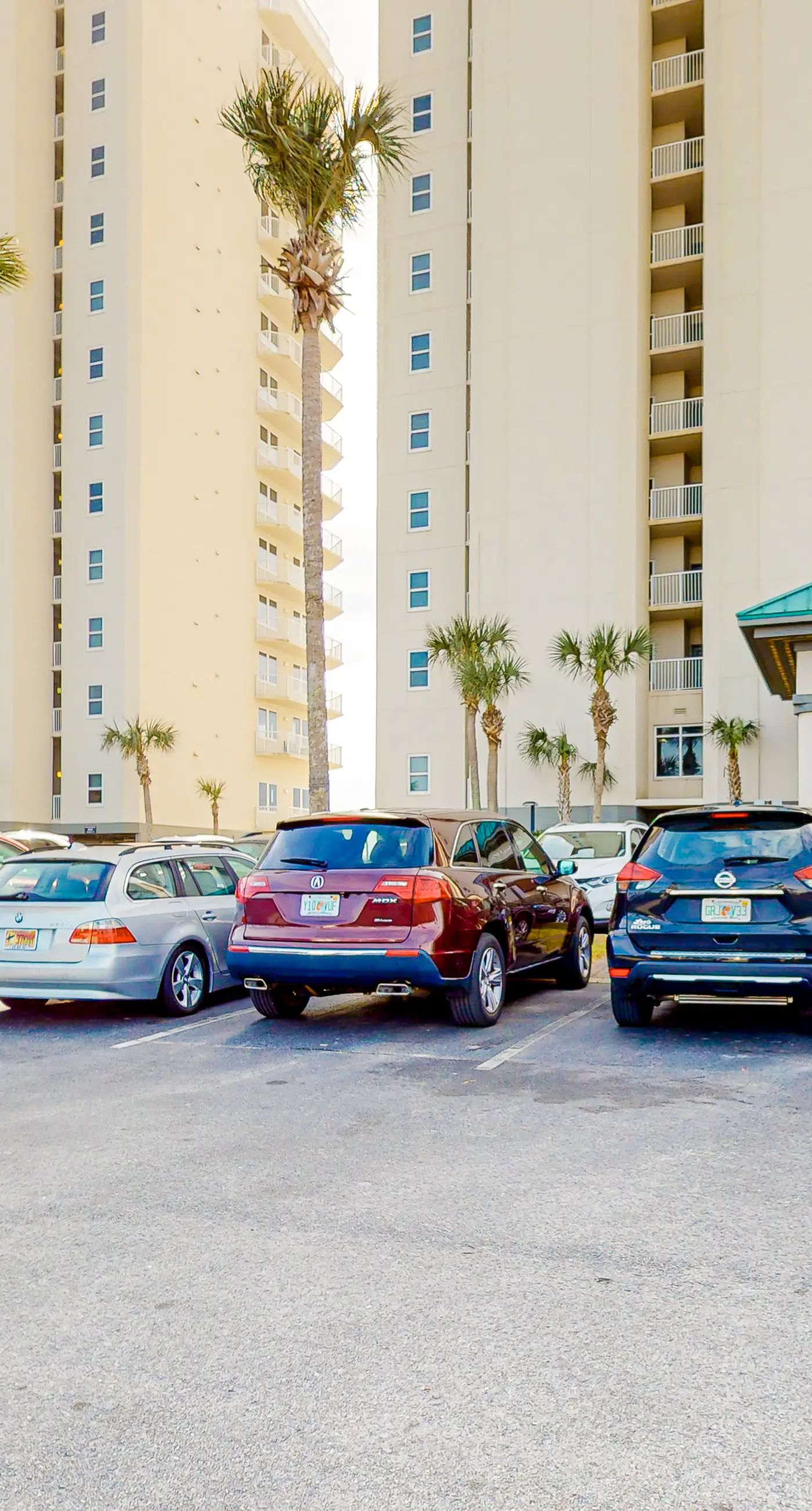 Oceanfront condo with WiFi, central AC, & shared pool and hot tub - great views