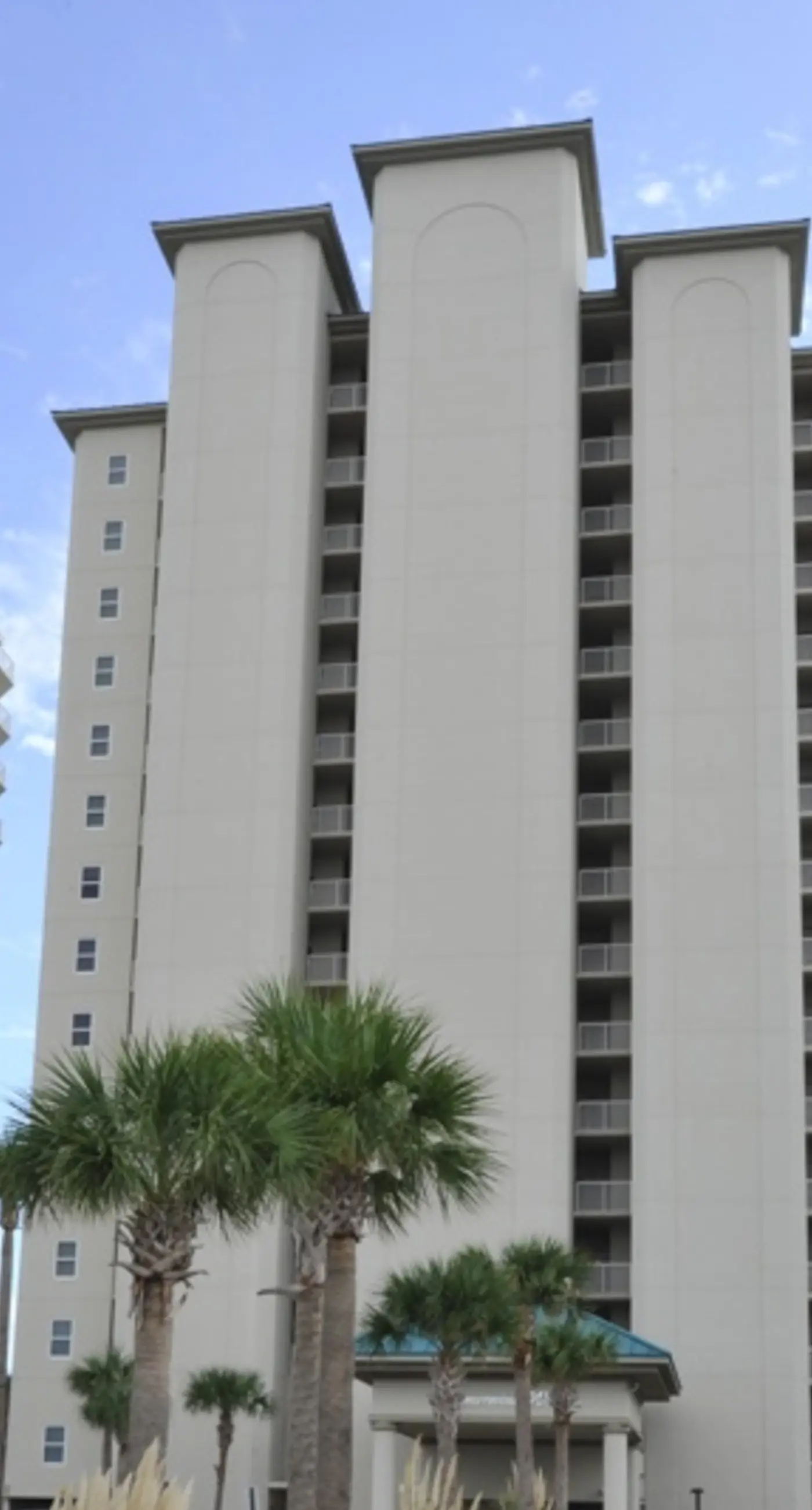 Oceanfront condo with WiFi, central AC, & shared pool and hot tub - great views