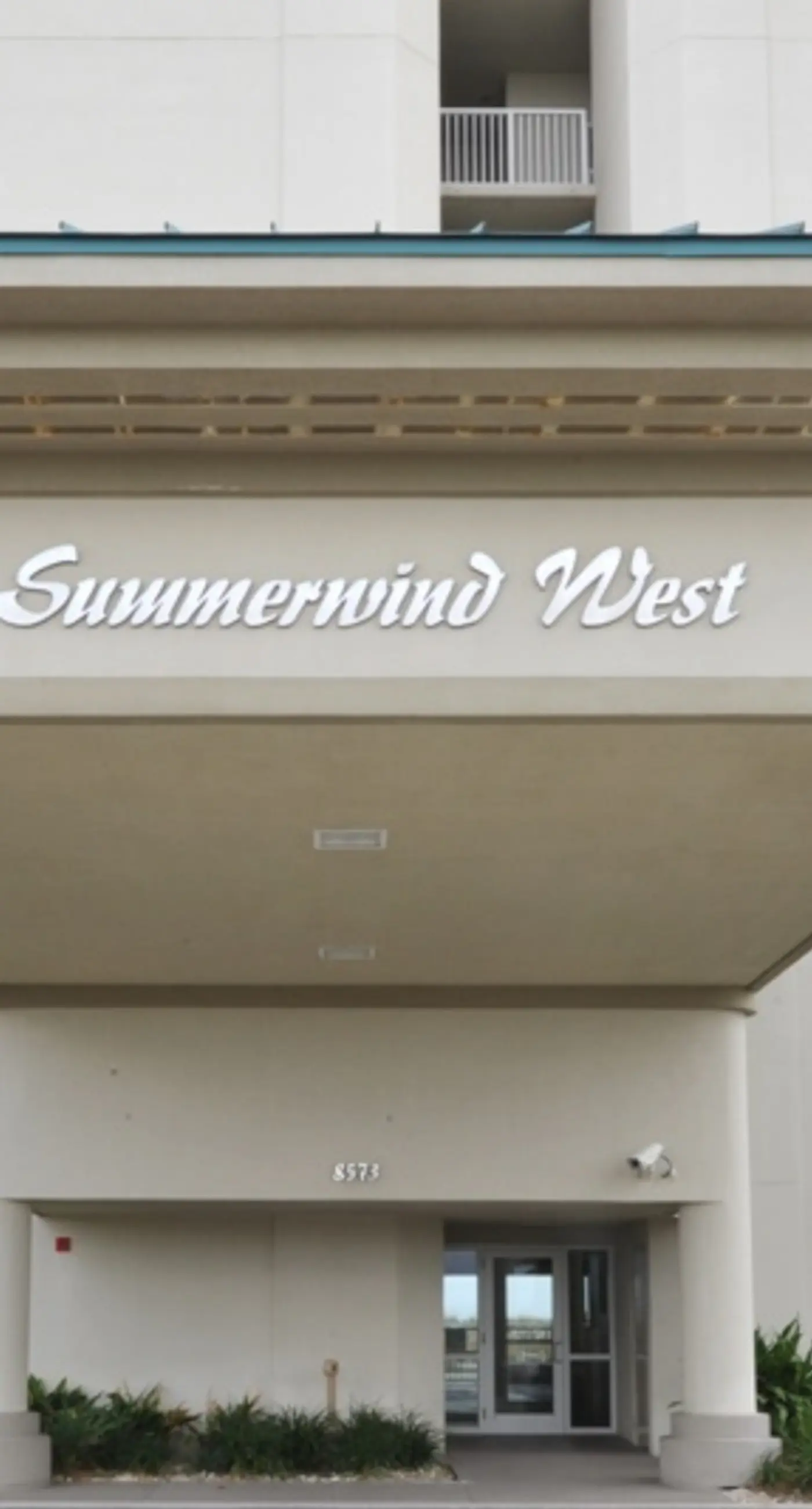 Oceanfront condo with WiFi, central AC, & shared pool and hot tub - great views