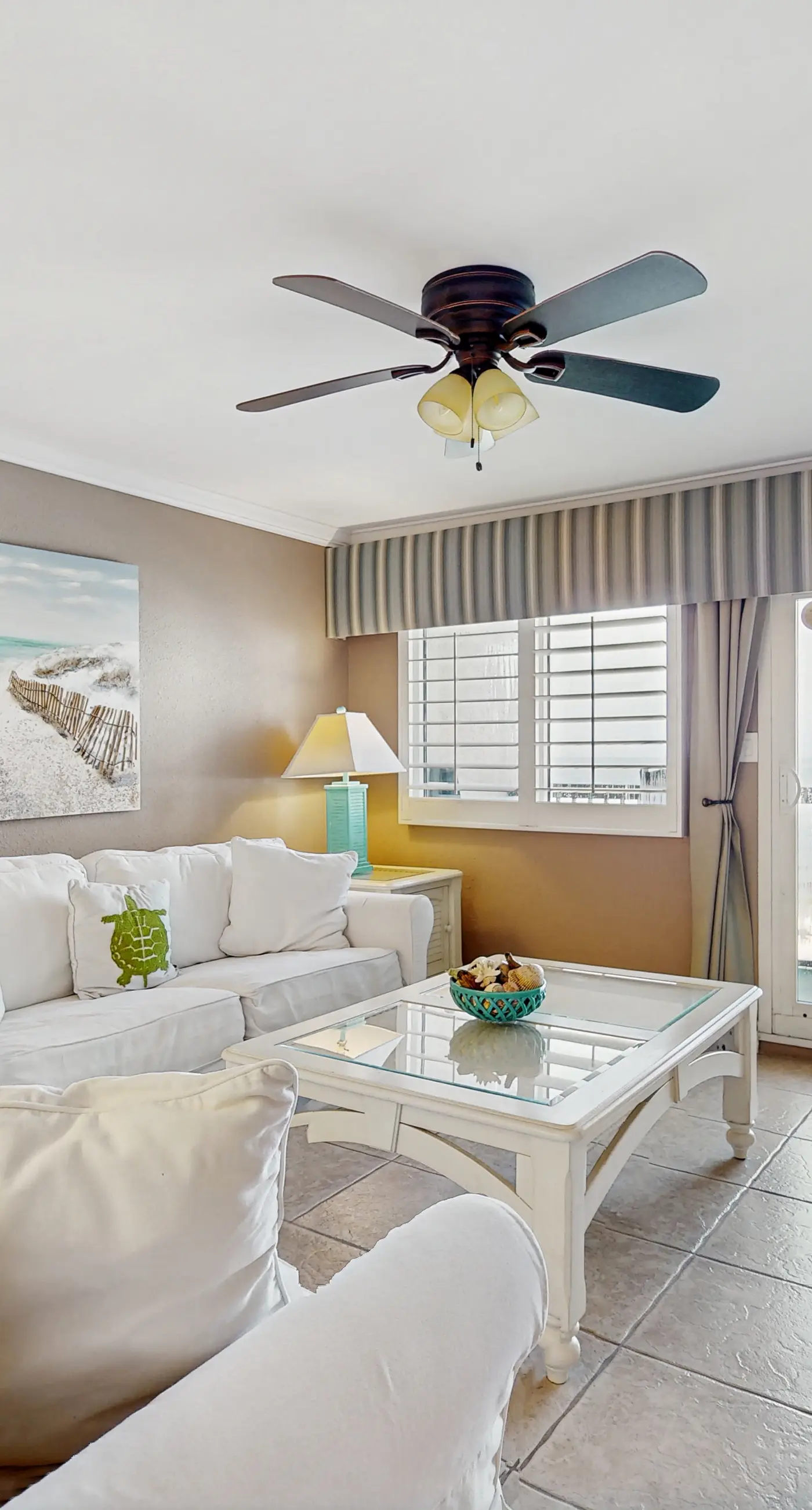 Gorgeous beachfront condo, shared pool and beach access