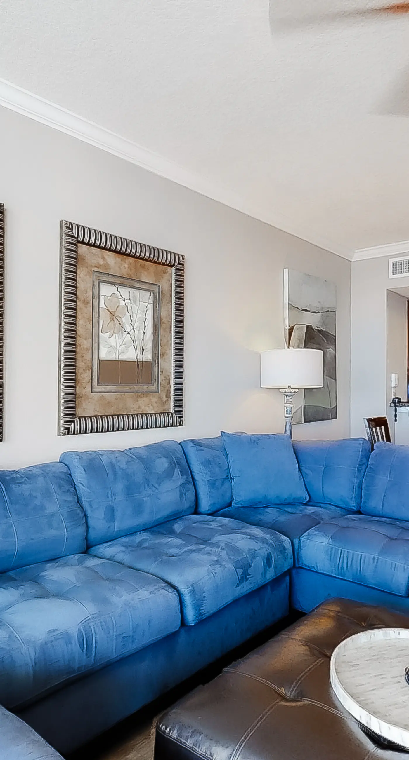 Contemporary flat with Gulf views, furnished balcony & beach access