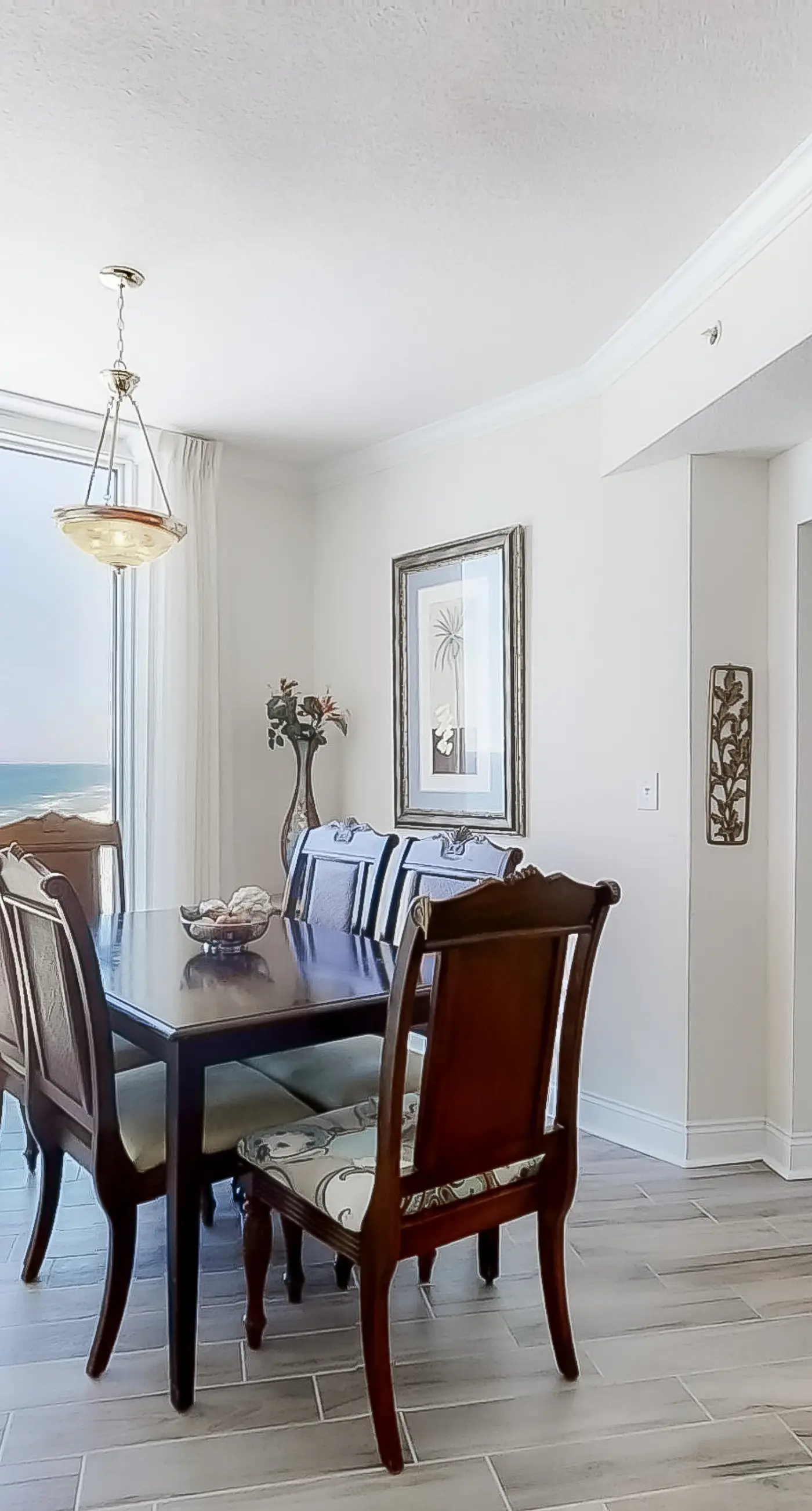 Corner-condo with wraparound deck, beach access & pool/hot tub