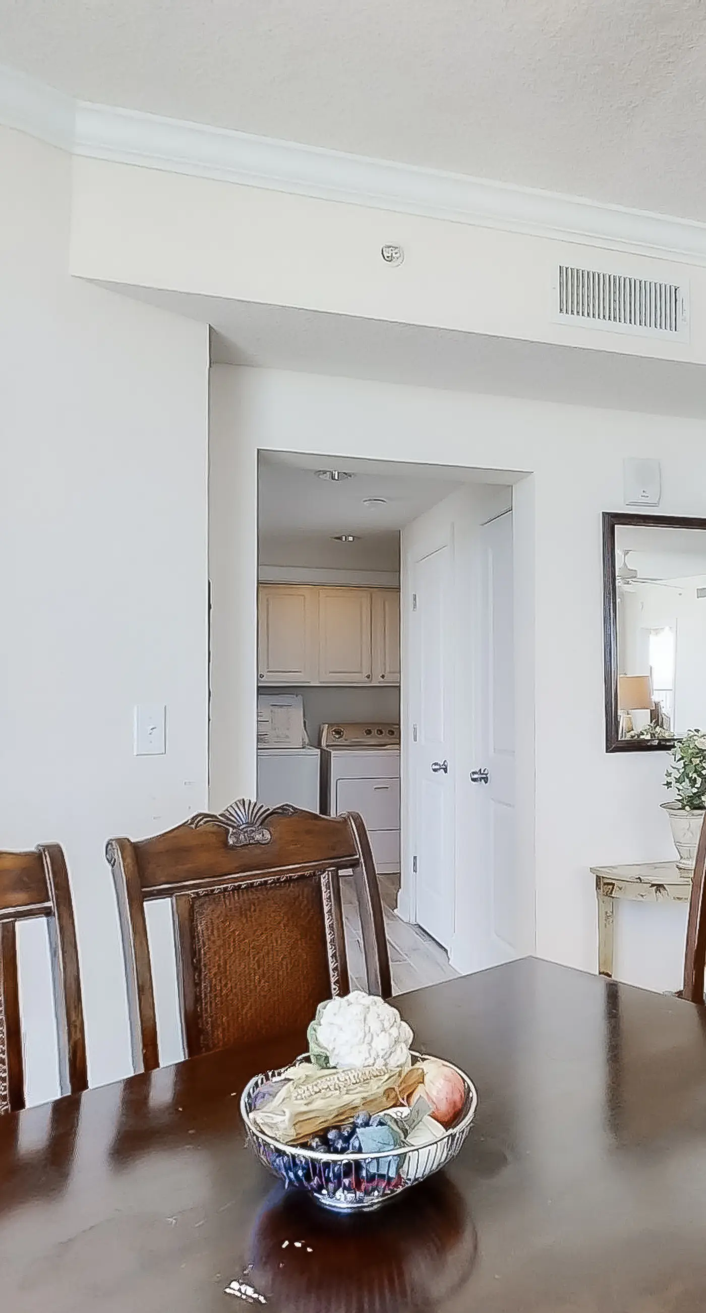 Corner-condo with wraparound deck, beach access & pool/hot tub