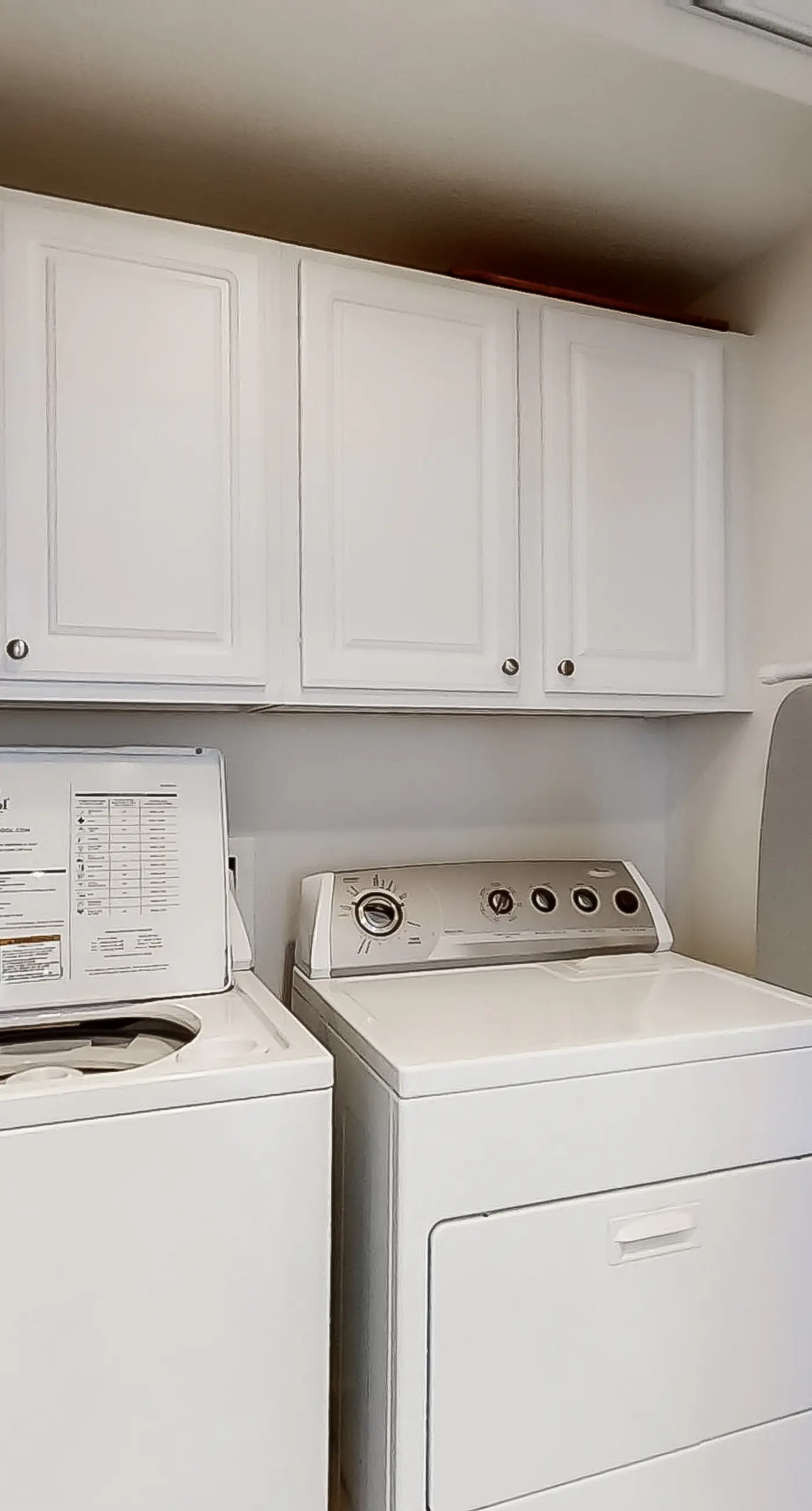 Corner-condo with wraparound deck, beach access & pool/hot tub