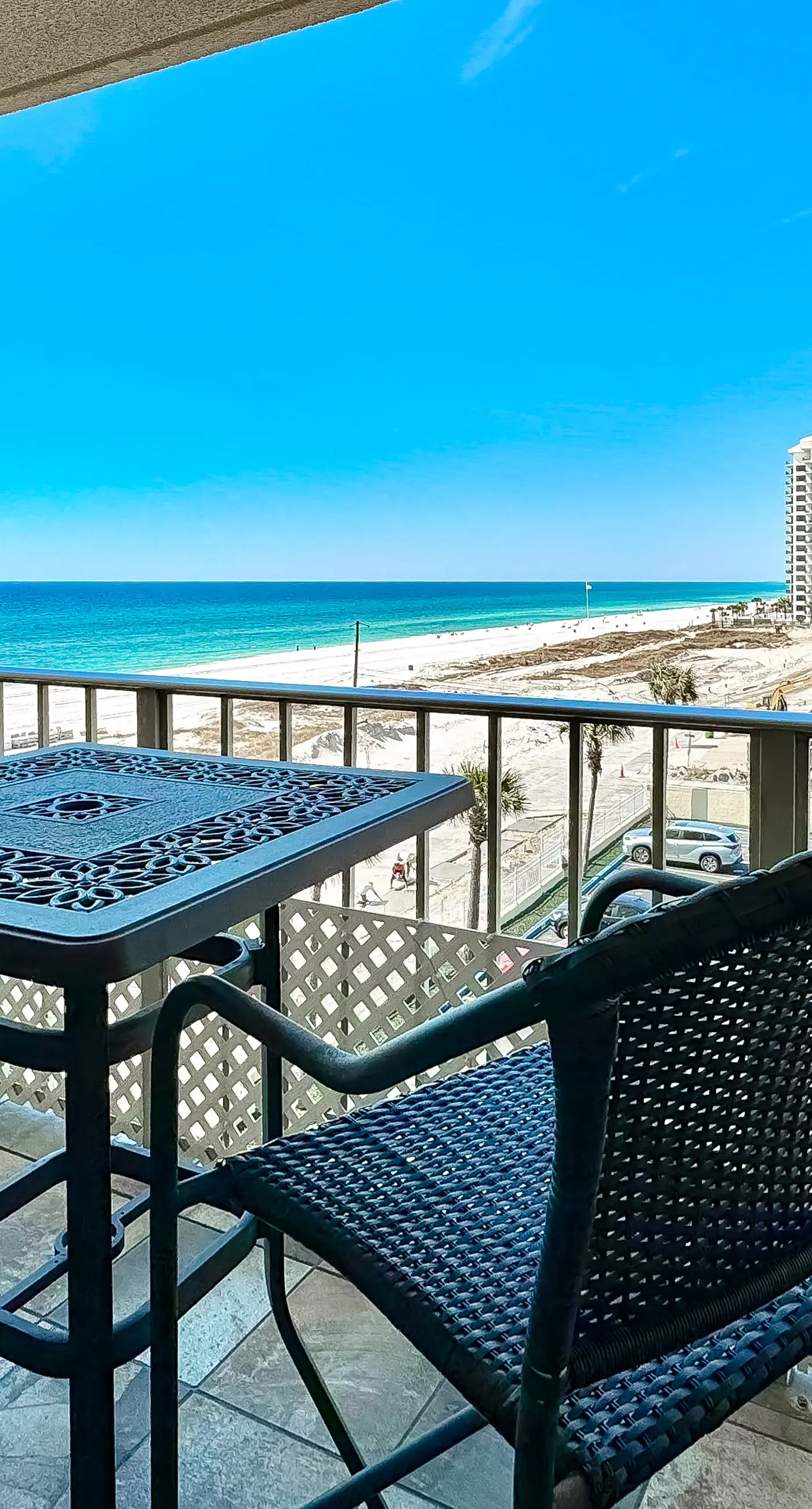 Spacious Gulf front fifth-floor condo with heated saltwater pool & hot tub