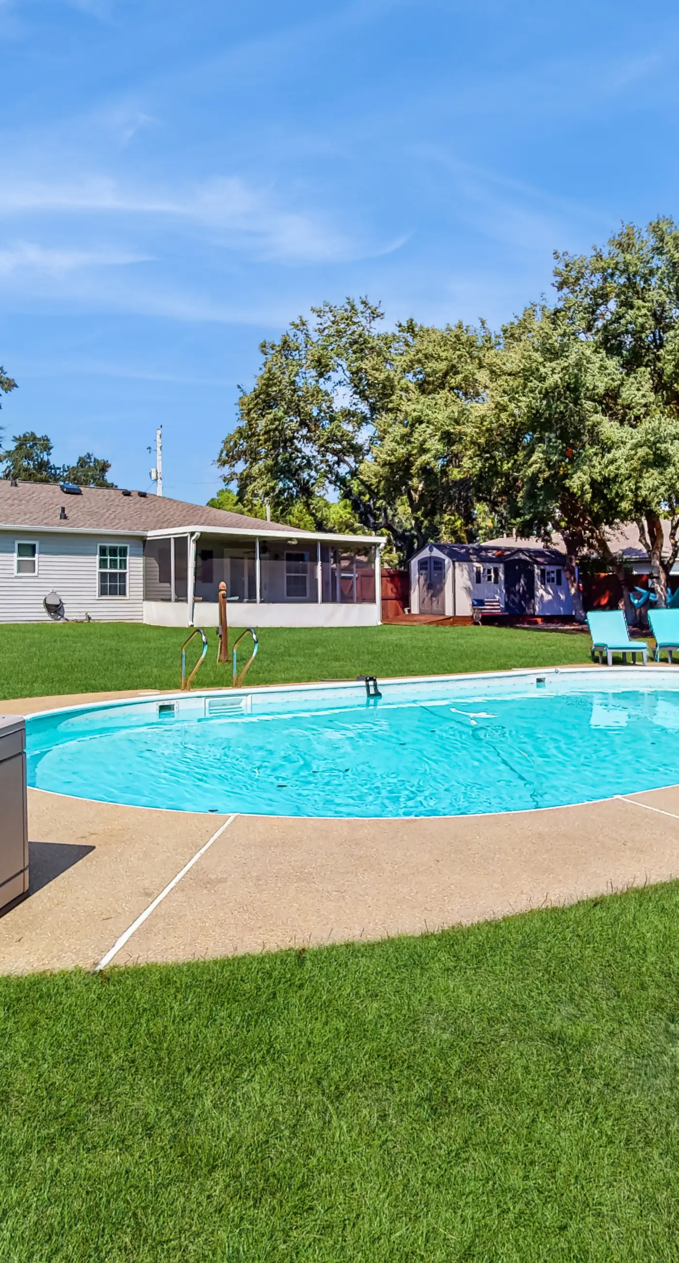 Amazing home near beach with private pool, screened porch, & huge yard